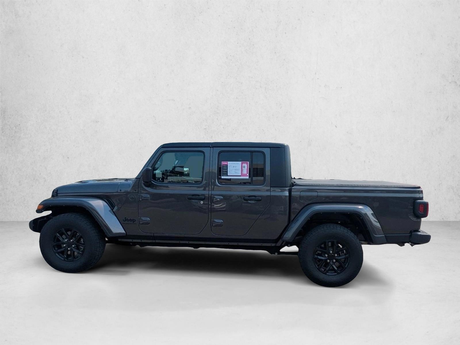 Thumbnail: 2022 Jeep Gladiator - 2