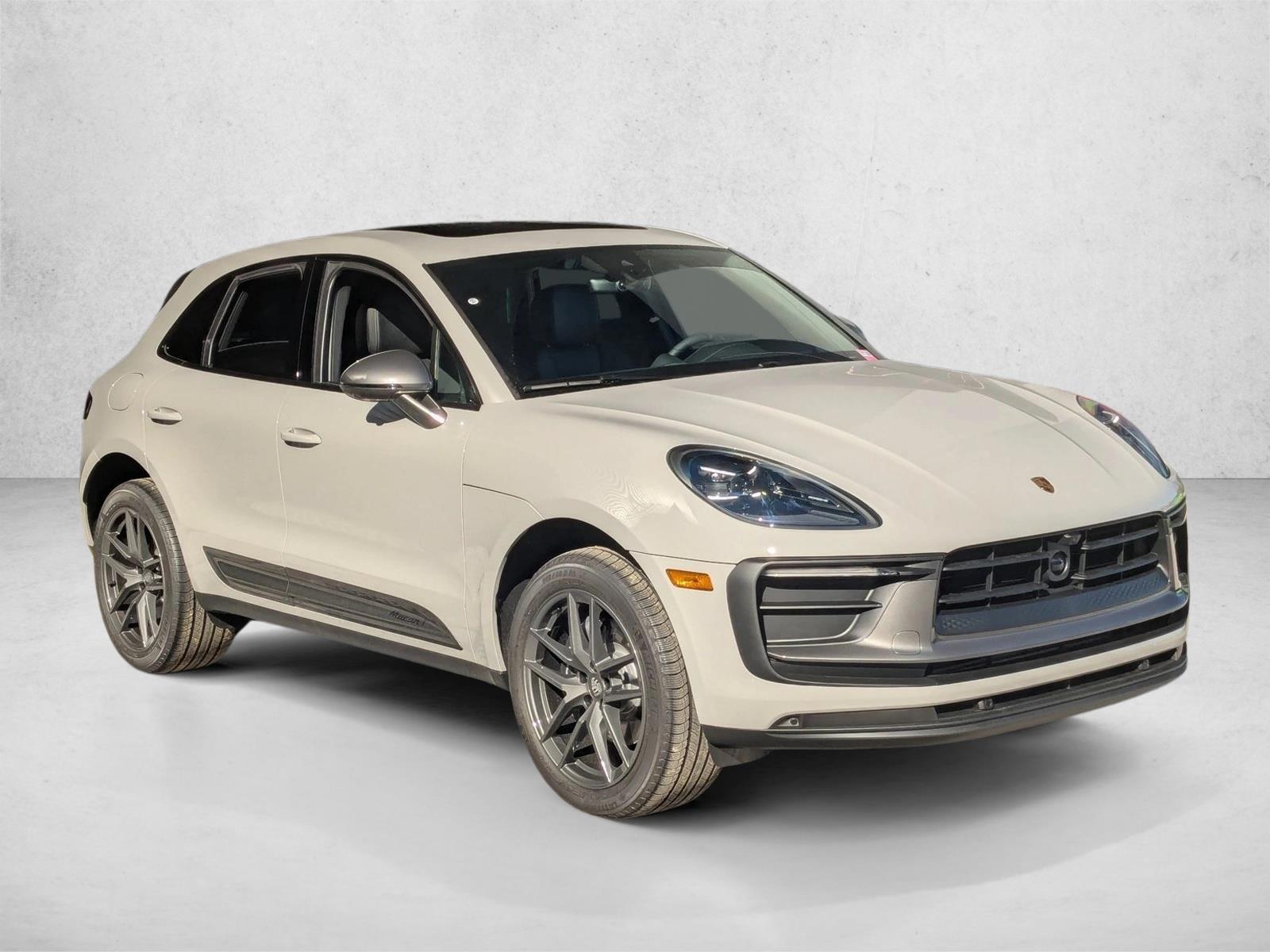 2026 Porsche Macan T - Photo 7