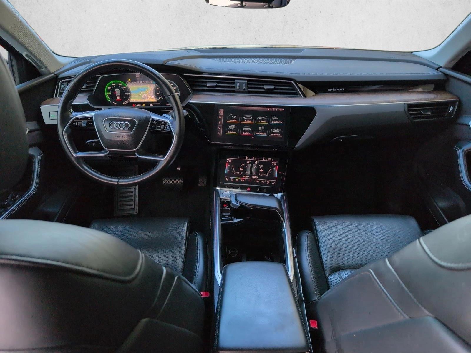Thumbnail: 2019 Audi e-tron - 4