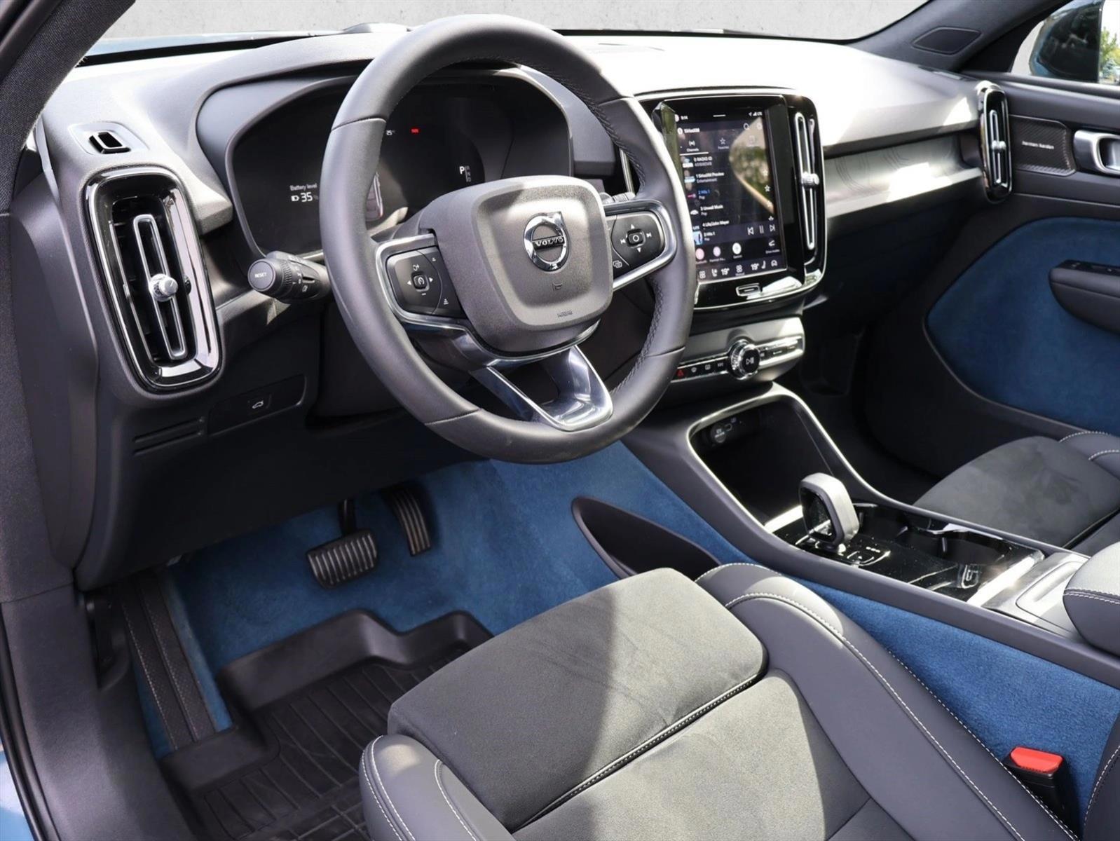 Thumbnail: 2023 Volvo C40 - 3