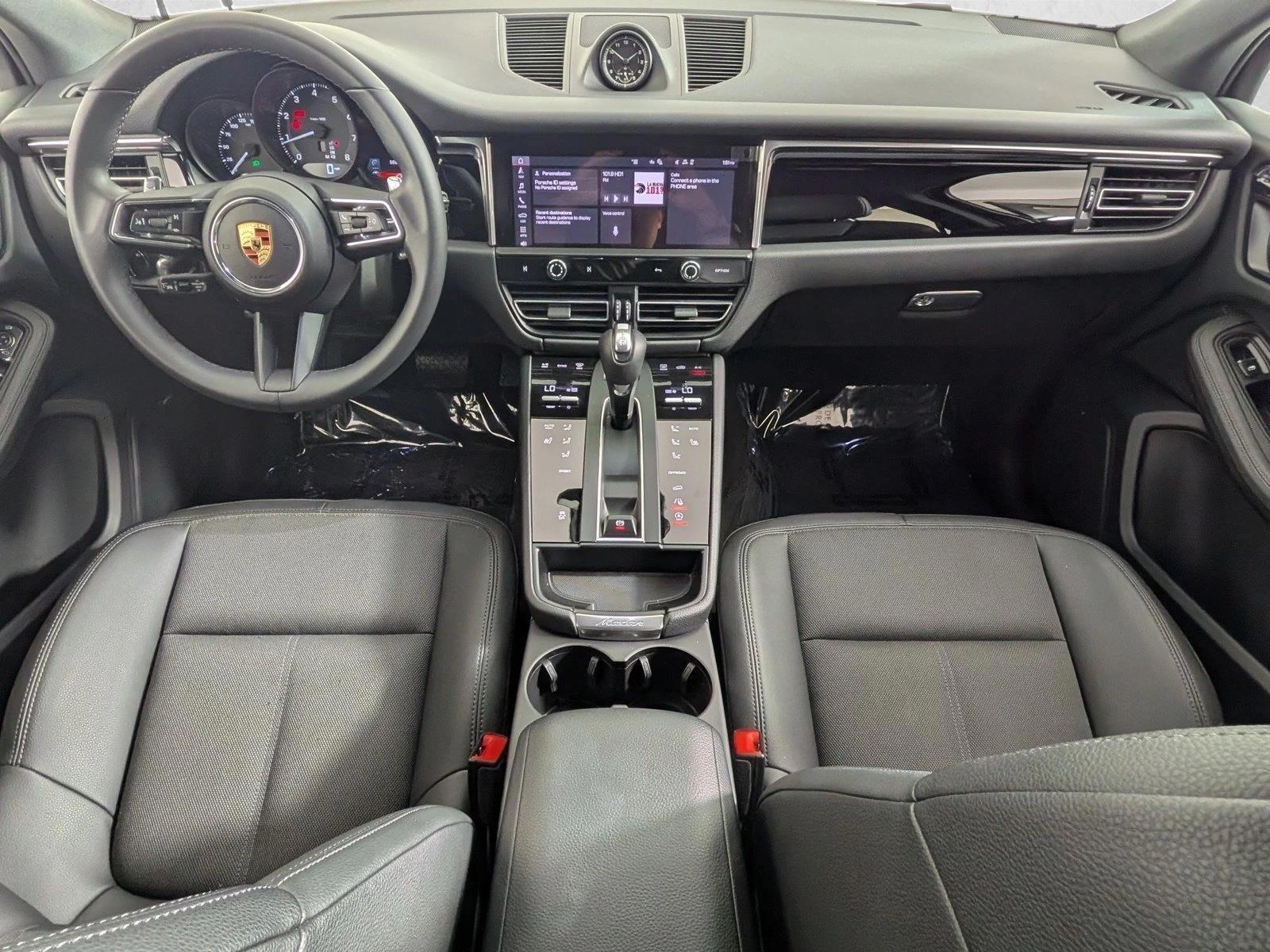 Thumbnail: 2025 Porsche Macan - 5