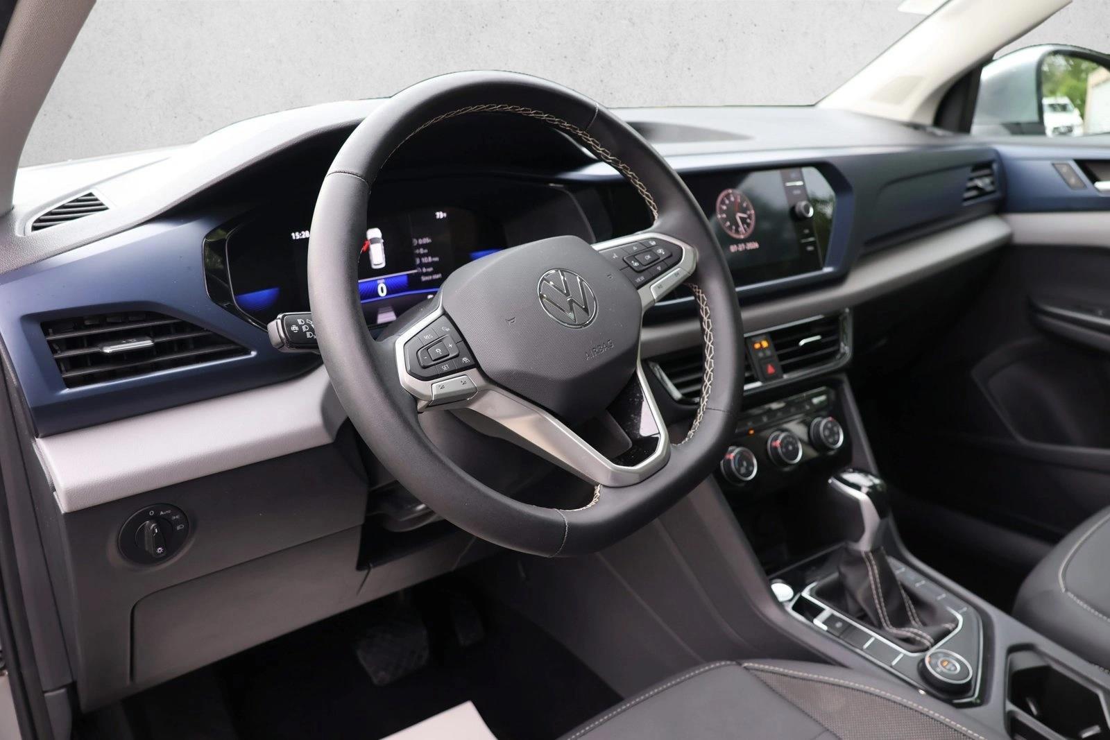 Thumbnail: 2023 Volkswagen Taos - 3