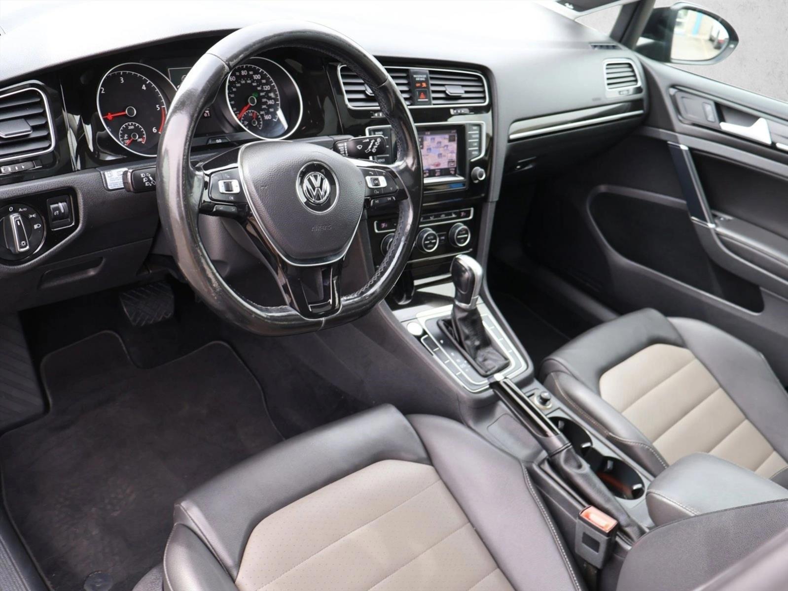 Thumbnail: 2015 Volkswagen Golf - 3
