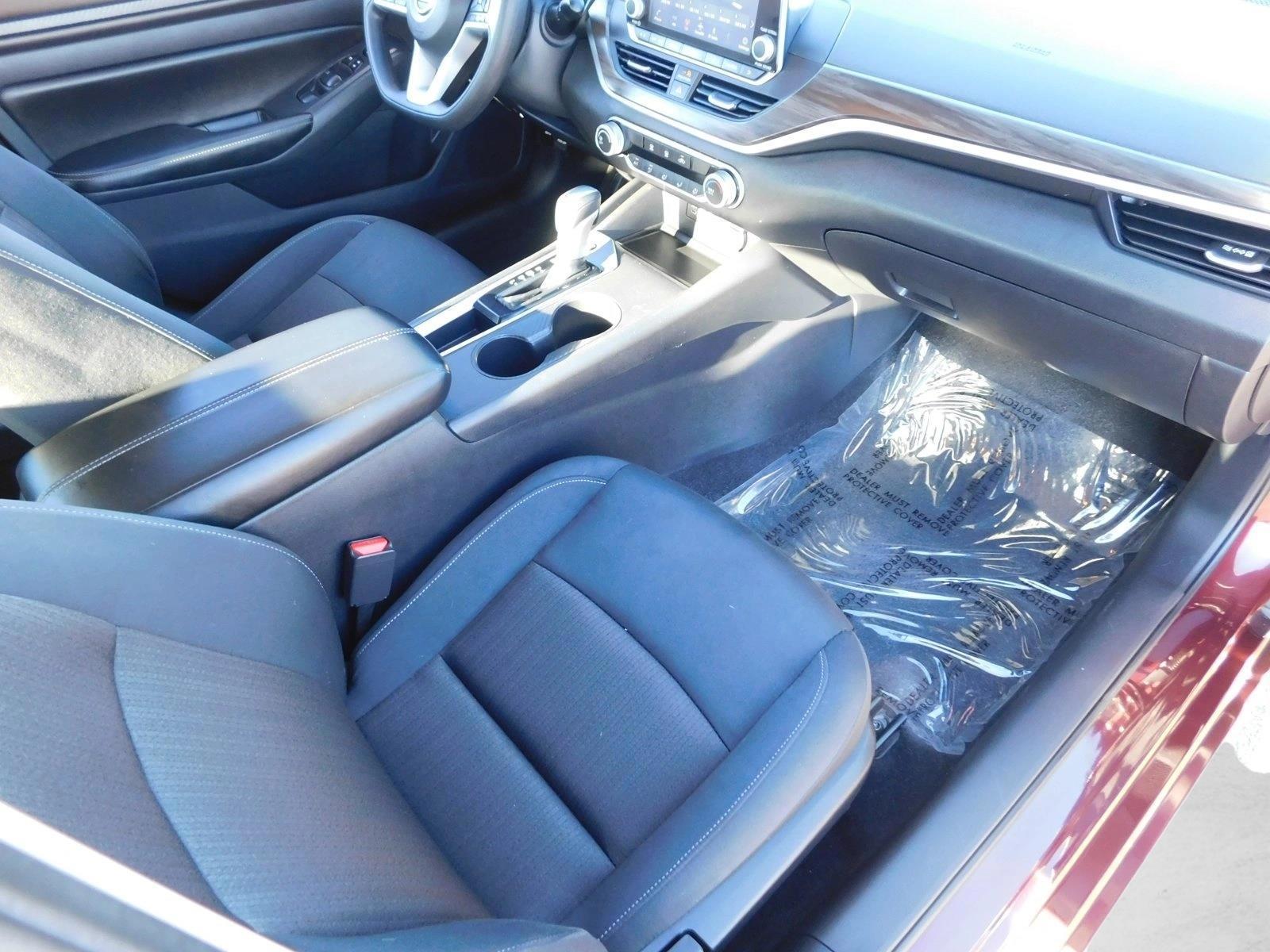 2025 Nissan Altima SV - Photo 27