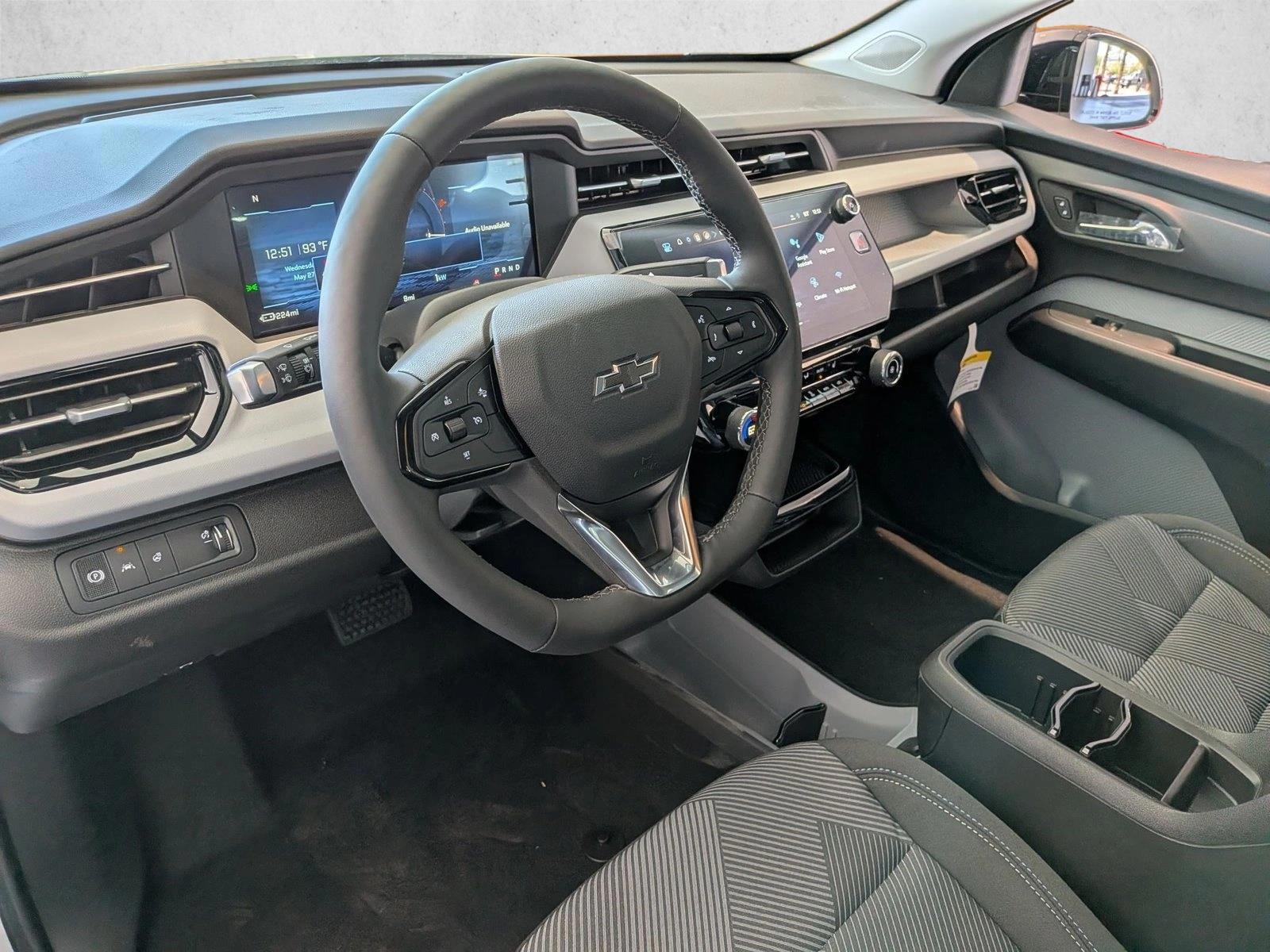 Thumbnail: 2027 Chevrolet Bolt EV - 3