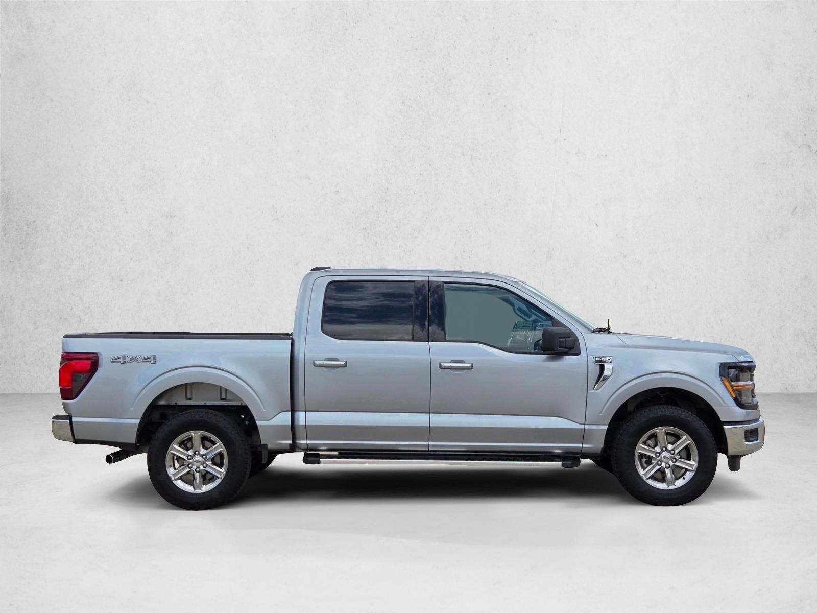 2025 Ford F-150 XLT - Photo 4