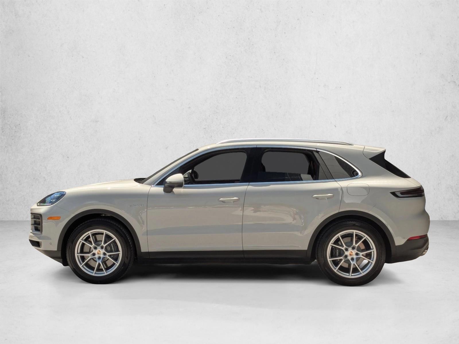 Thumbnail: 2026 Porsche Cayenne - 2