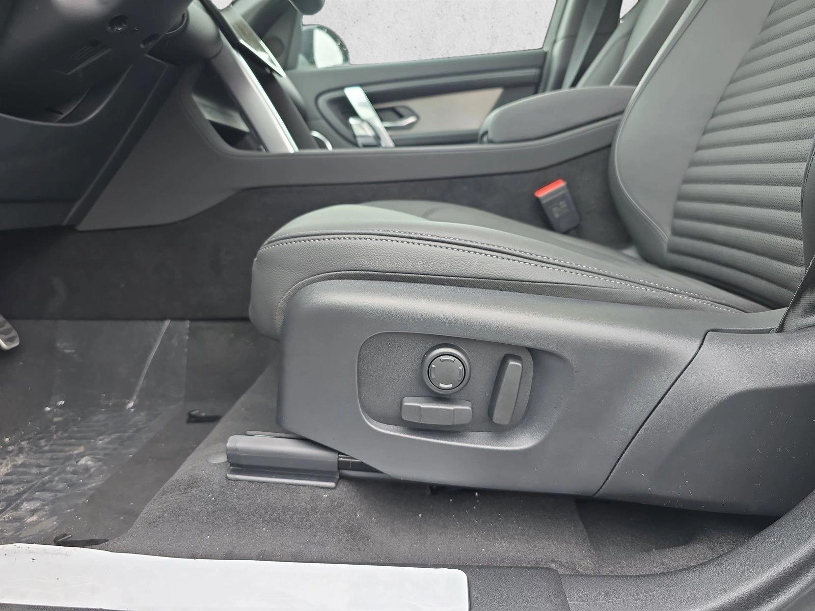 Thumbnail: 2026 Land Rover Discovery Sport - 5