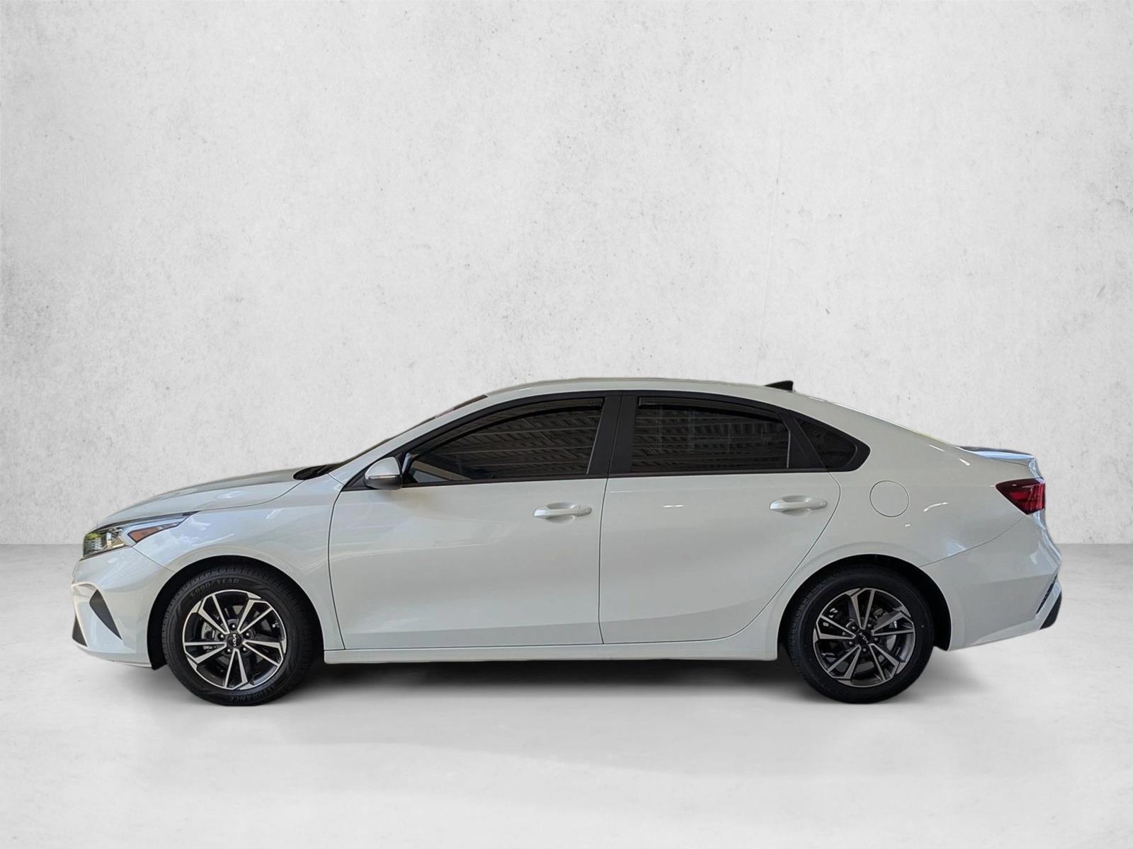 Thumbnail: 2022 Kia Forte - 2