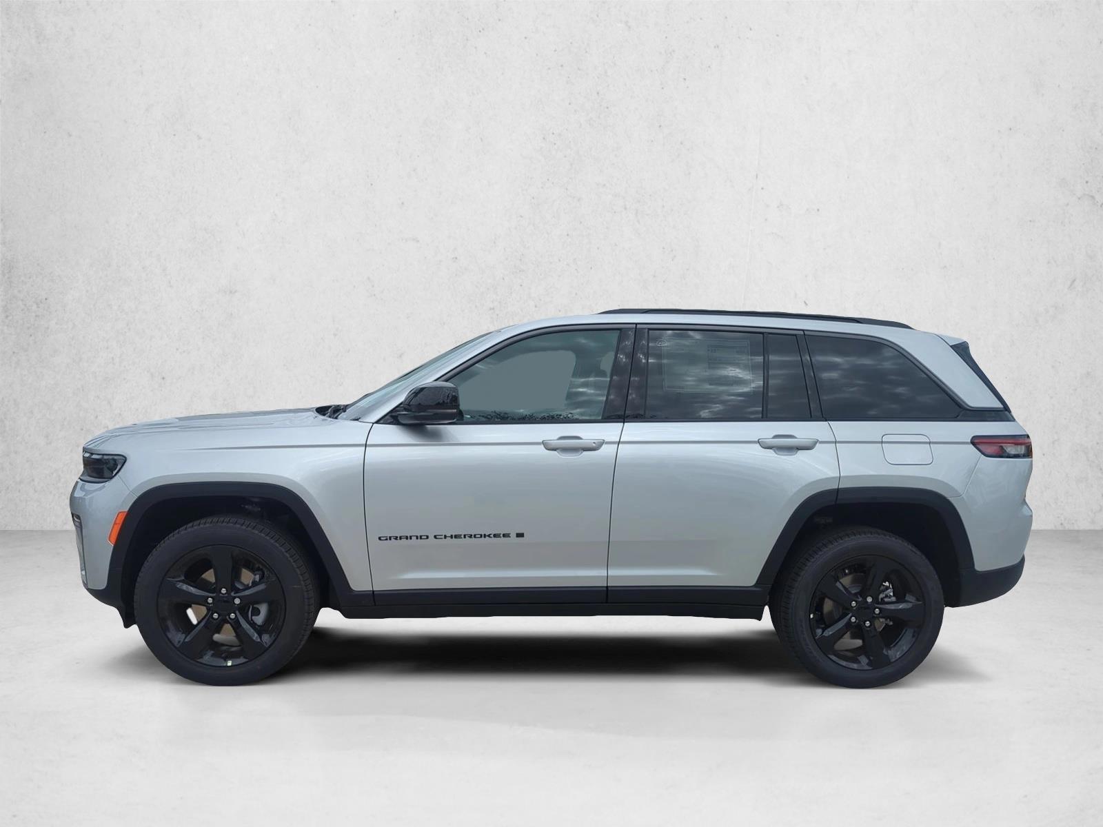 Thumbnail: 2026 Jeep Grand Cherokee - 3