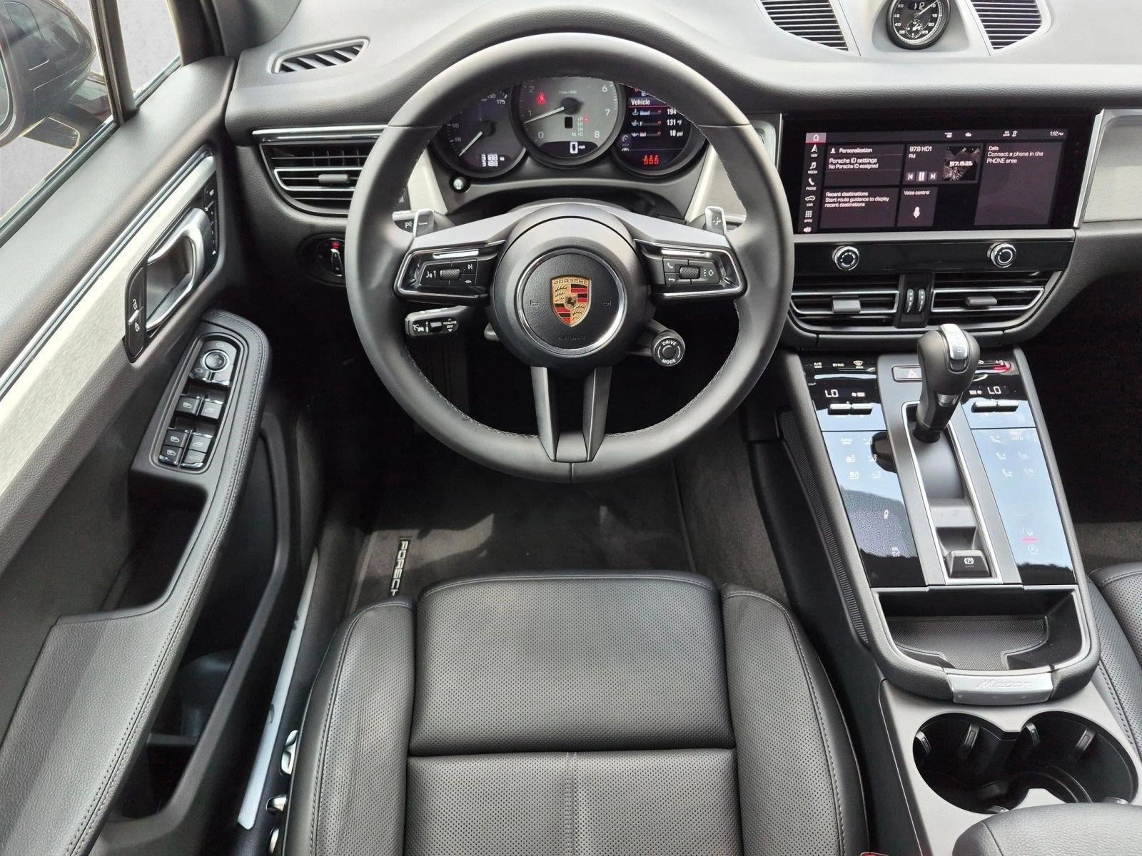 Thumbnail: 2026 Porsche Macan - 4