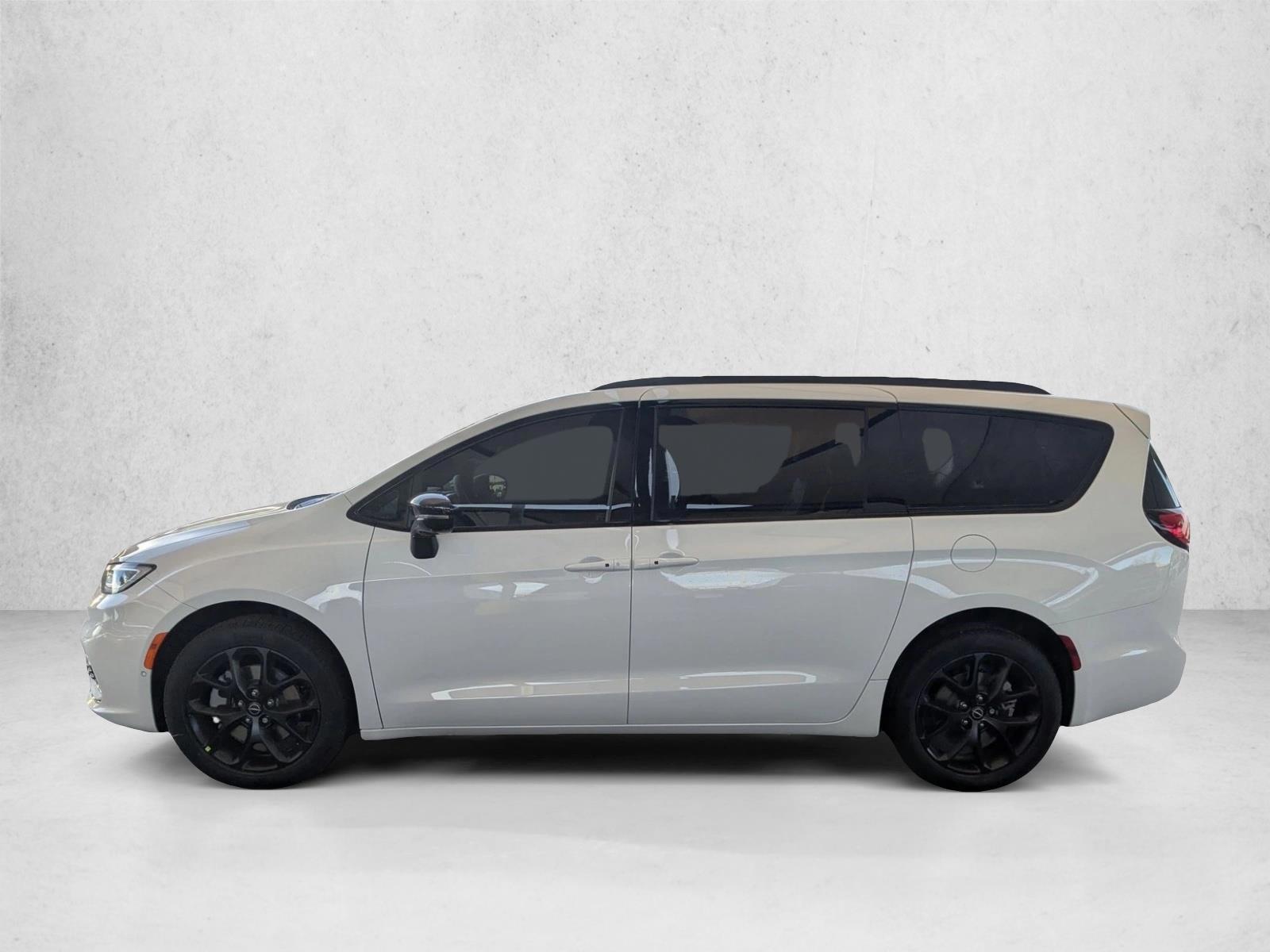 Thumbnail: 2026 Chrysler Pacifica - 2