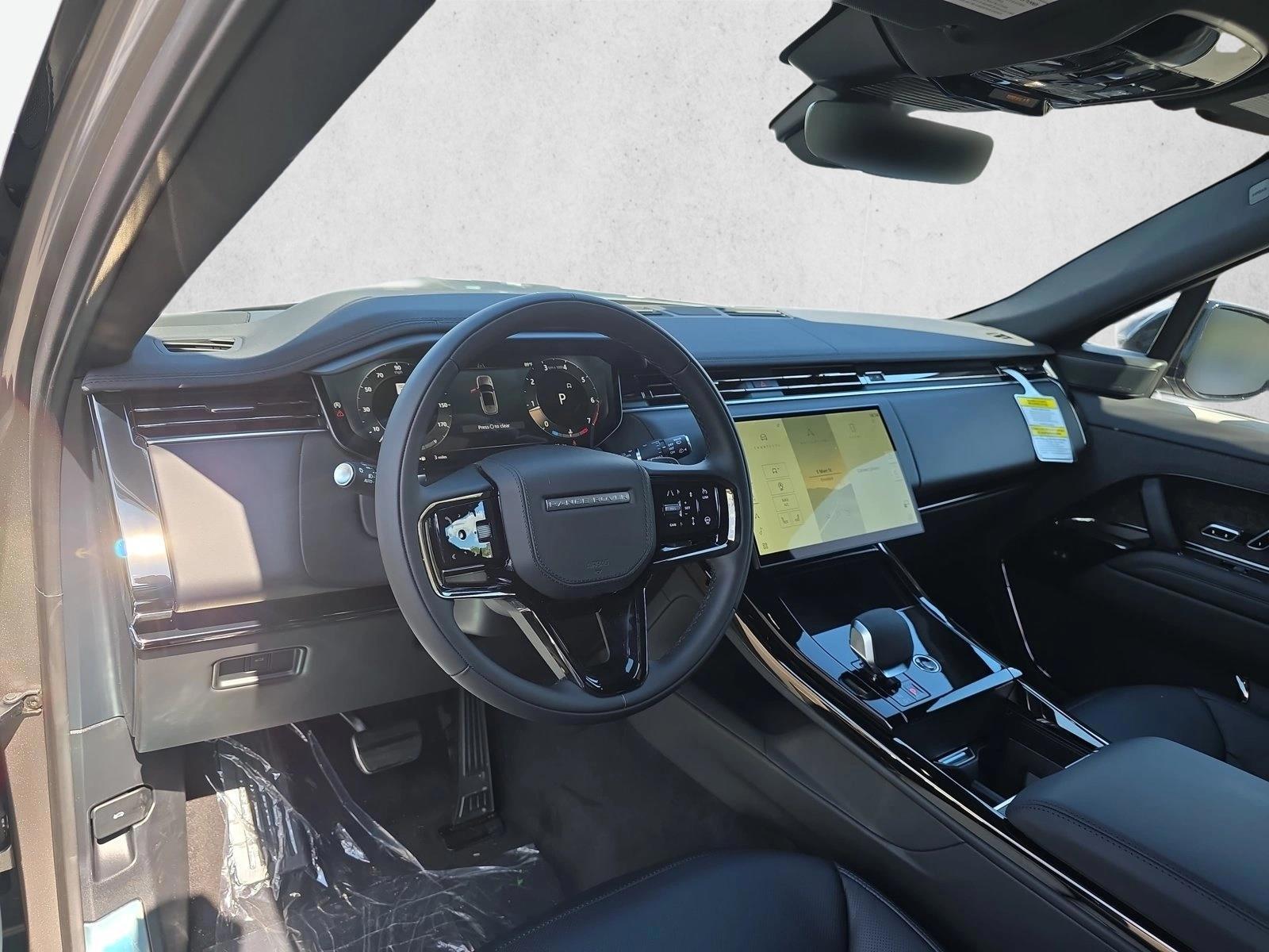 Thumbnail: 2026 Land Rover Range Rover Sport - 4