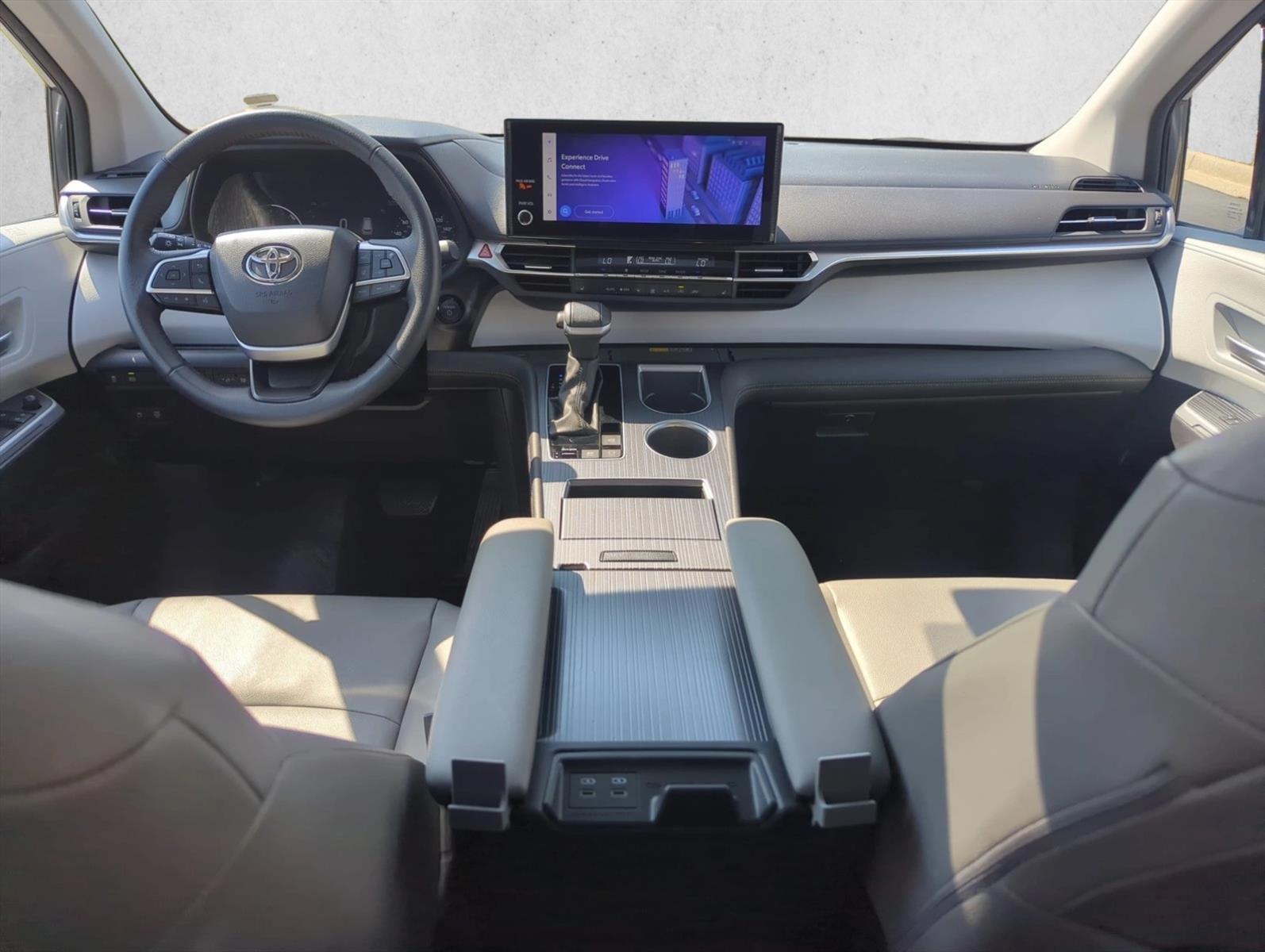 Thumbnail: 2025 Toyota Sienna - 2