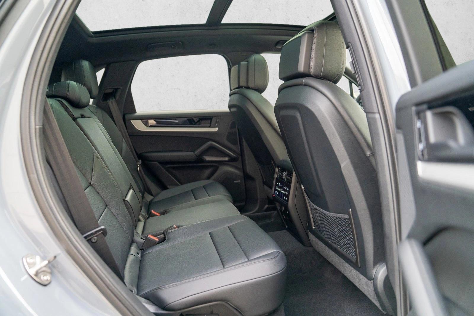 2026 Porsche Cayenne Base - Photo 24