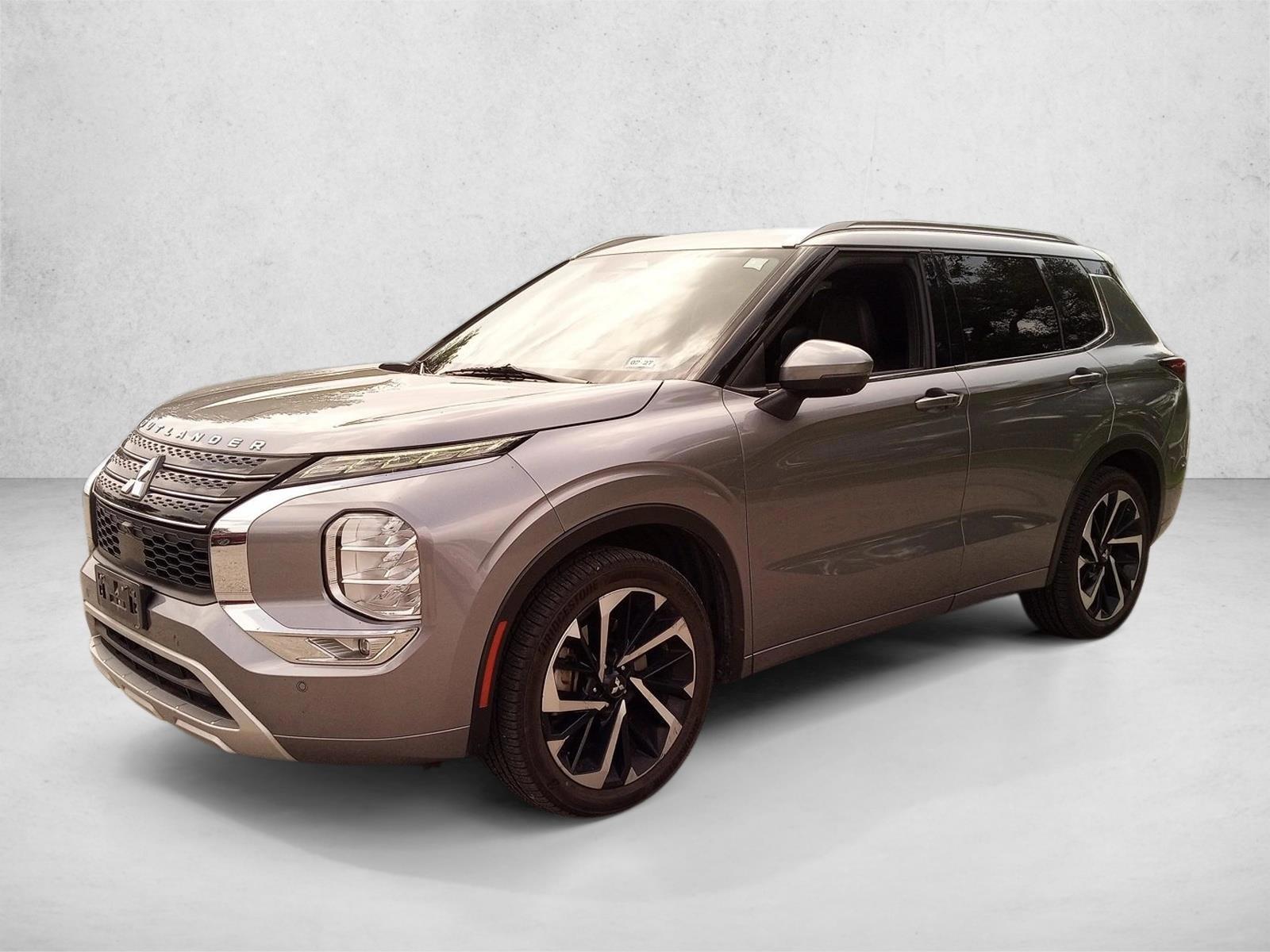 Thumbnail: 2022 Mitsubishi Outlander - 1