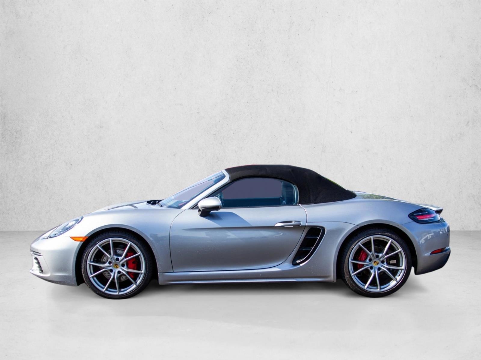 Thumbnail: 2017 Porsche 718 Boxster - 2