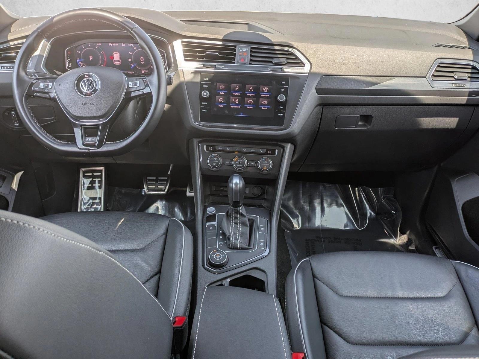 Thumbnail: 2021 Volkswagen Tiguan - 3