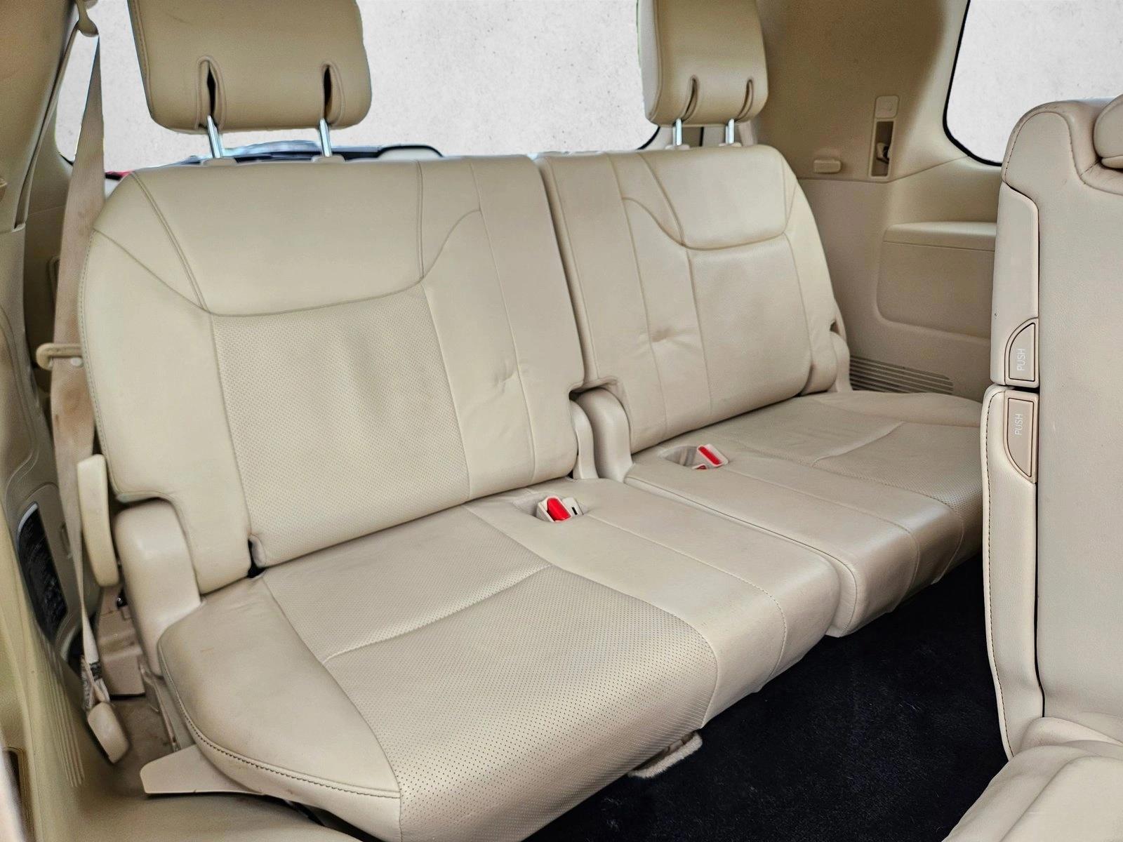 2013 Lexus LX 570 - Photo 23