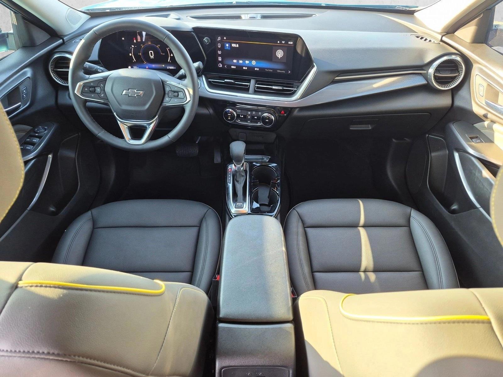 Thumbnail: 2025 Chevrolet Trax - 3