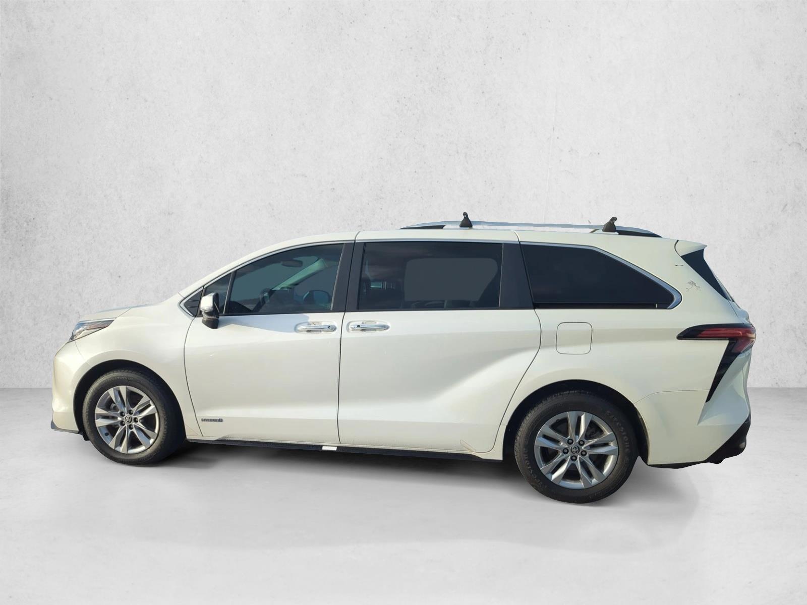 Thumbnail: 2021 Toyota Sienna - 2