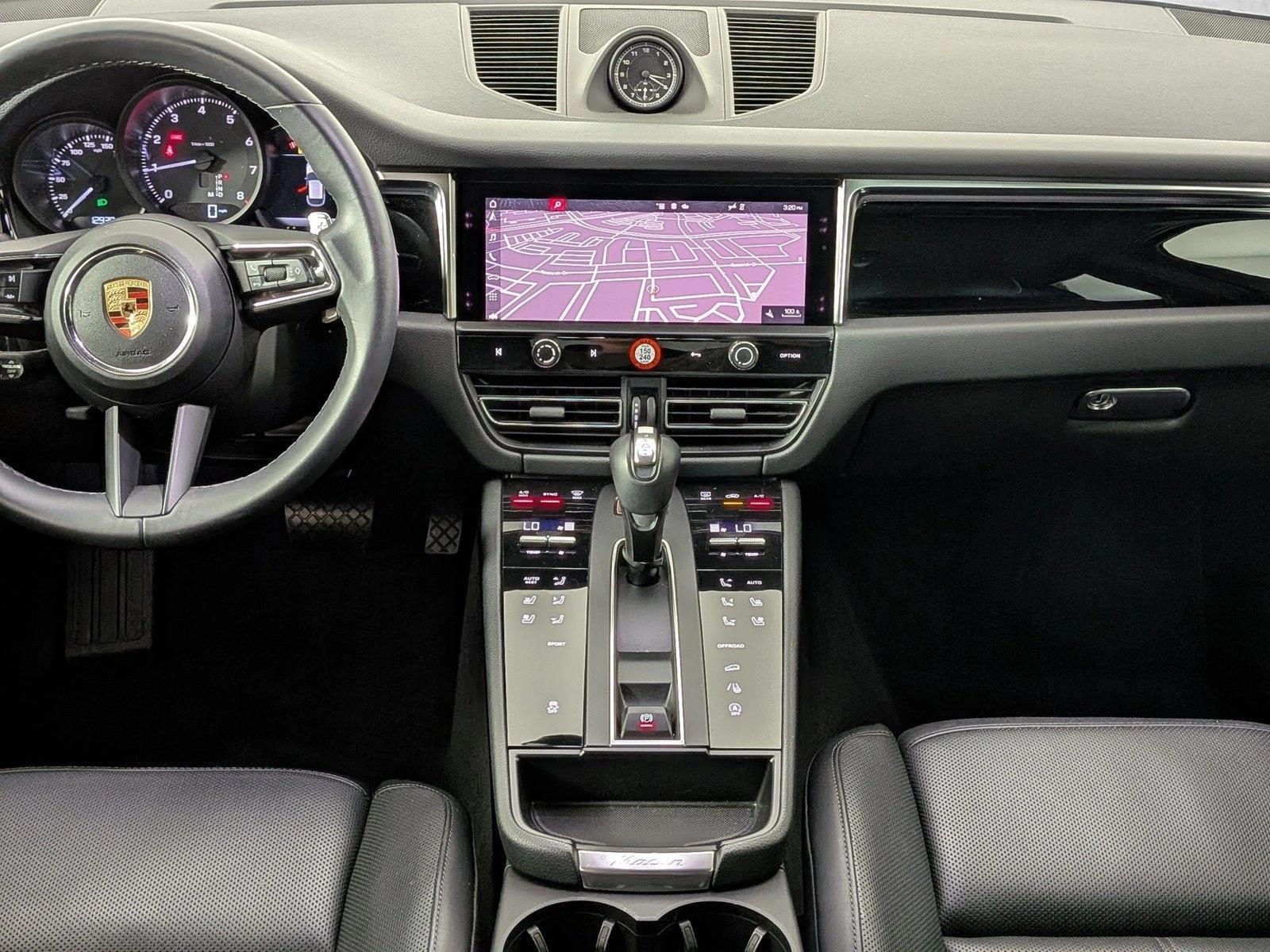 Thumbnail: 2024 Porsche Macan - 4