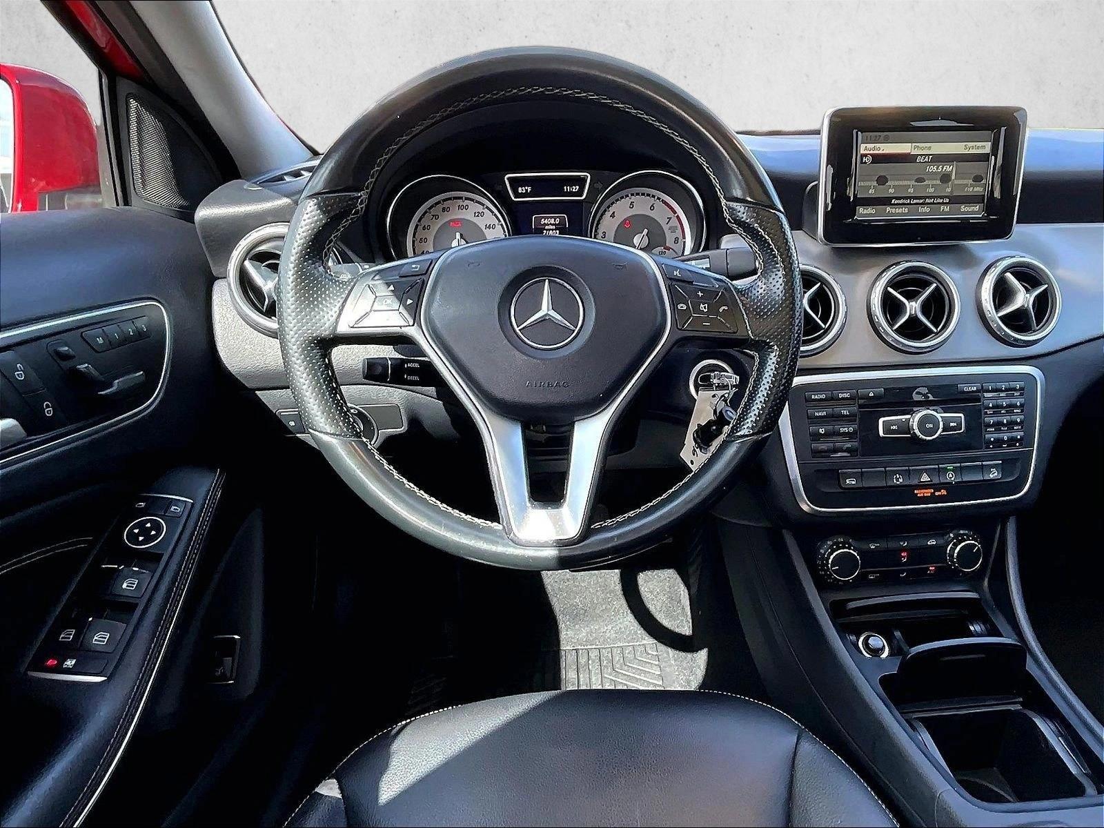 Thumbnail: 2015 Mercedes-Benz GLA - 3