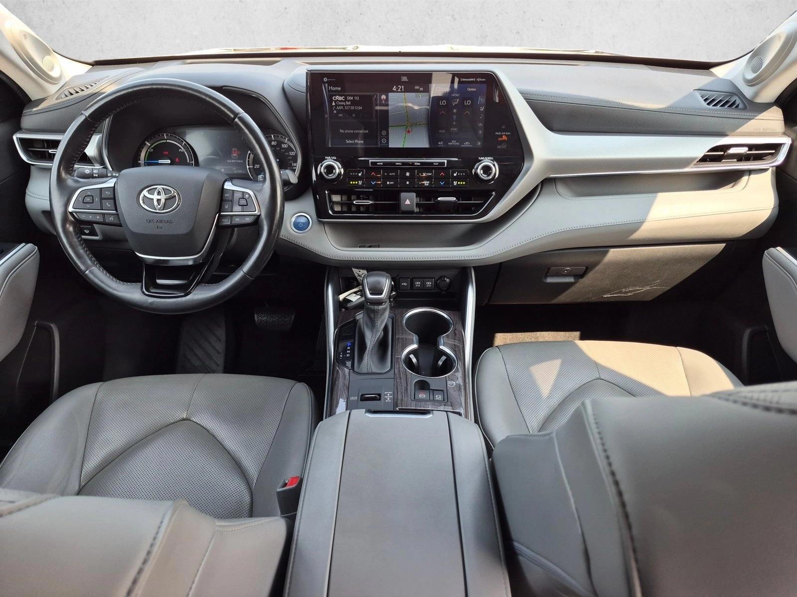 Thumbnail: 2021 Toyota Highlander - 3