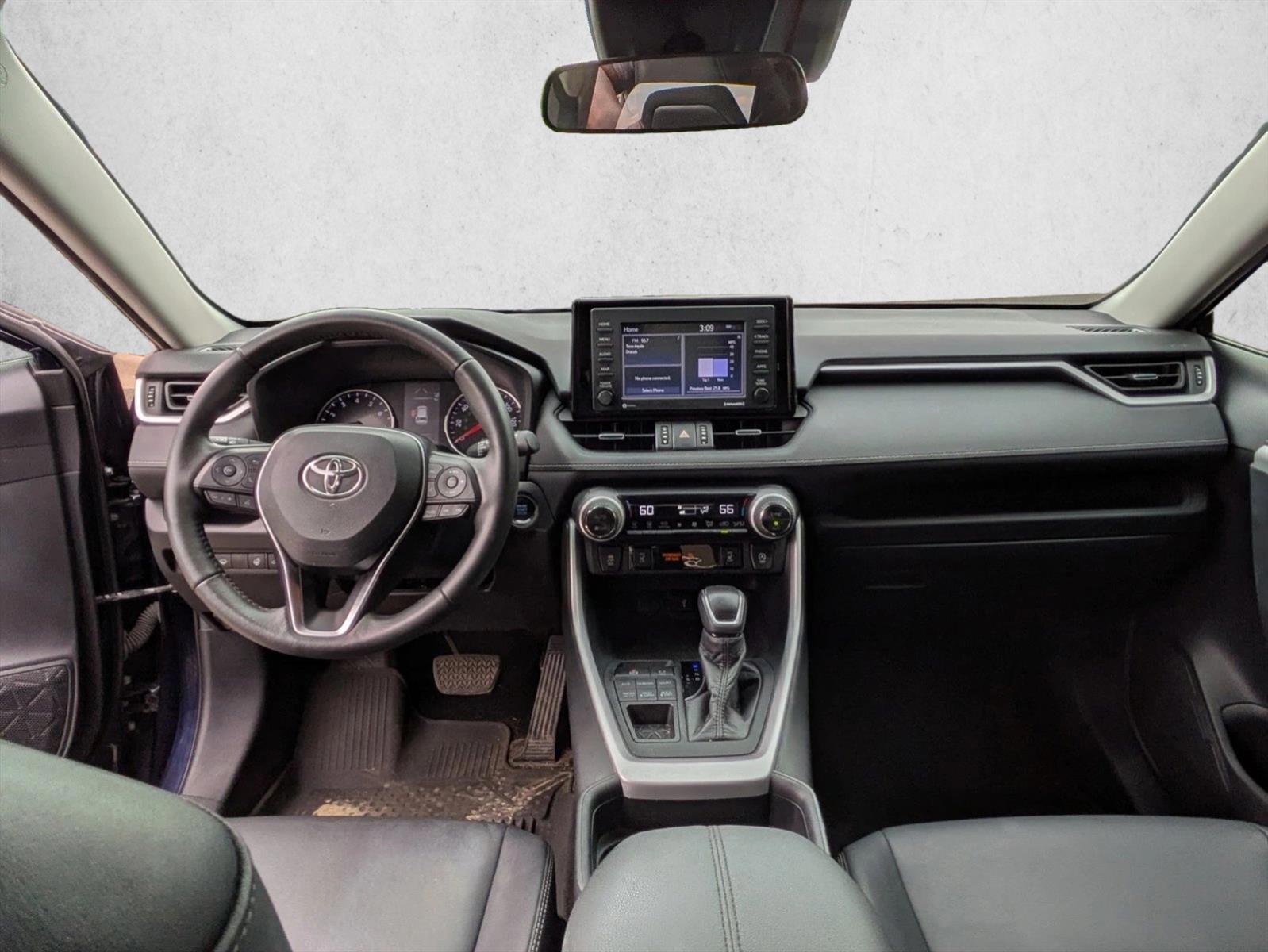 Thumbnail: 2021 Toyota RAV4 - 3
