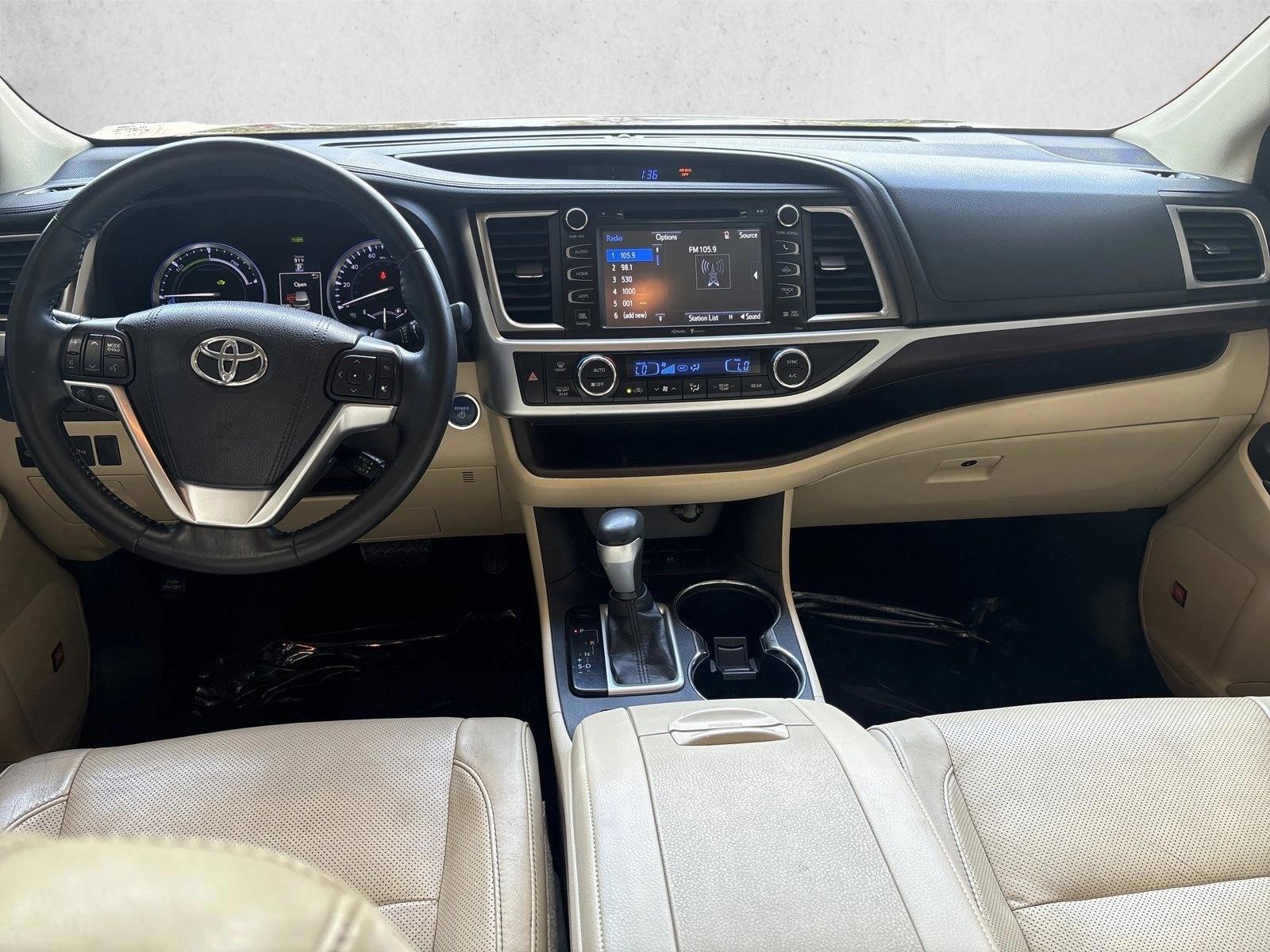 Thumbnail: 2015 Toyota Highlander - 3