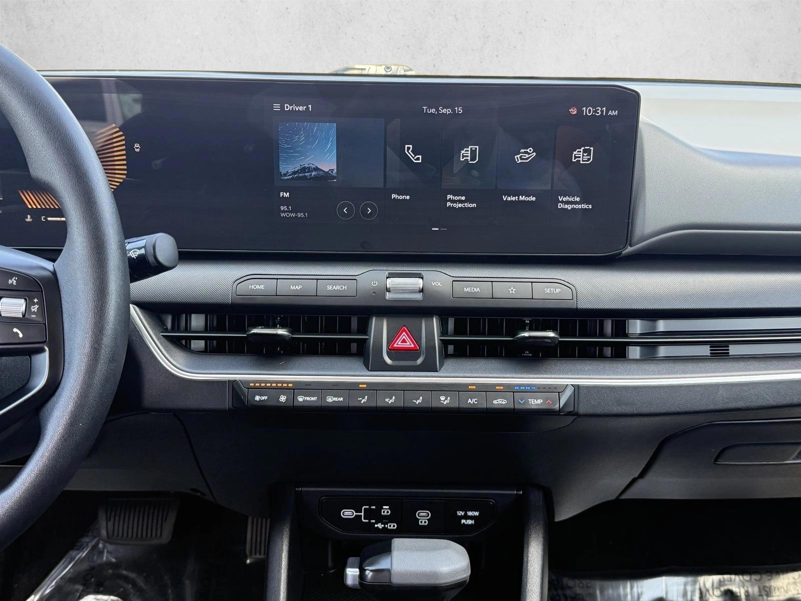 2025 Kia K4 LXS - Photo 17