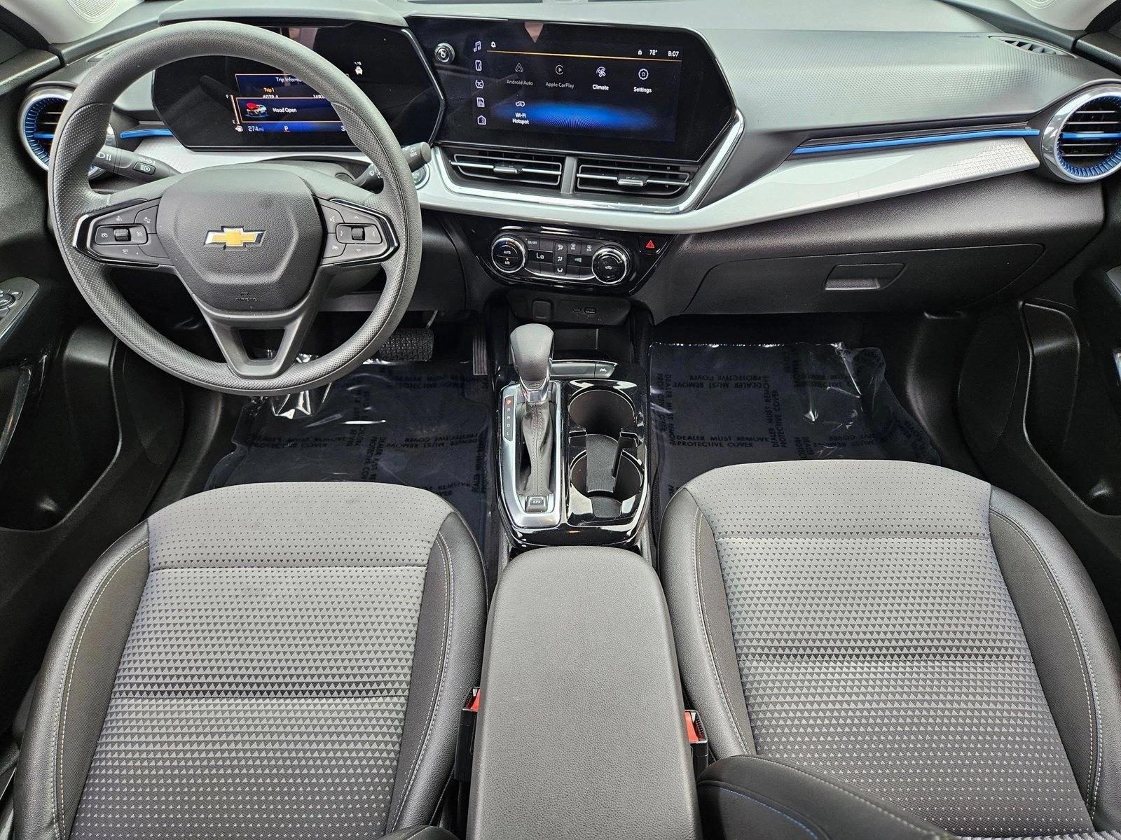 Thumbnail: 2025 Chevrolet Trax - 3
