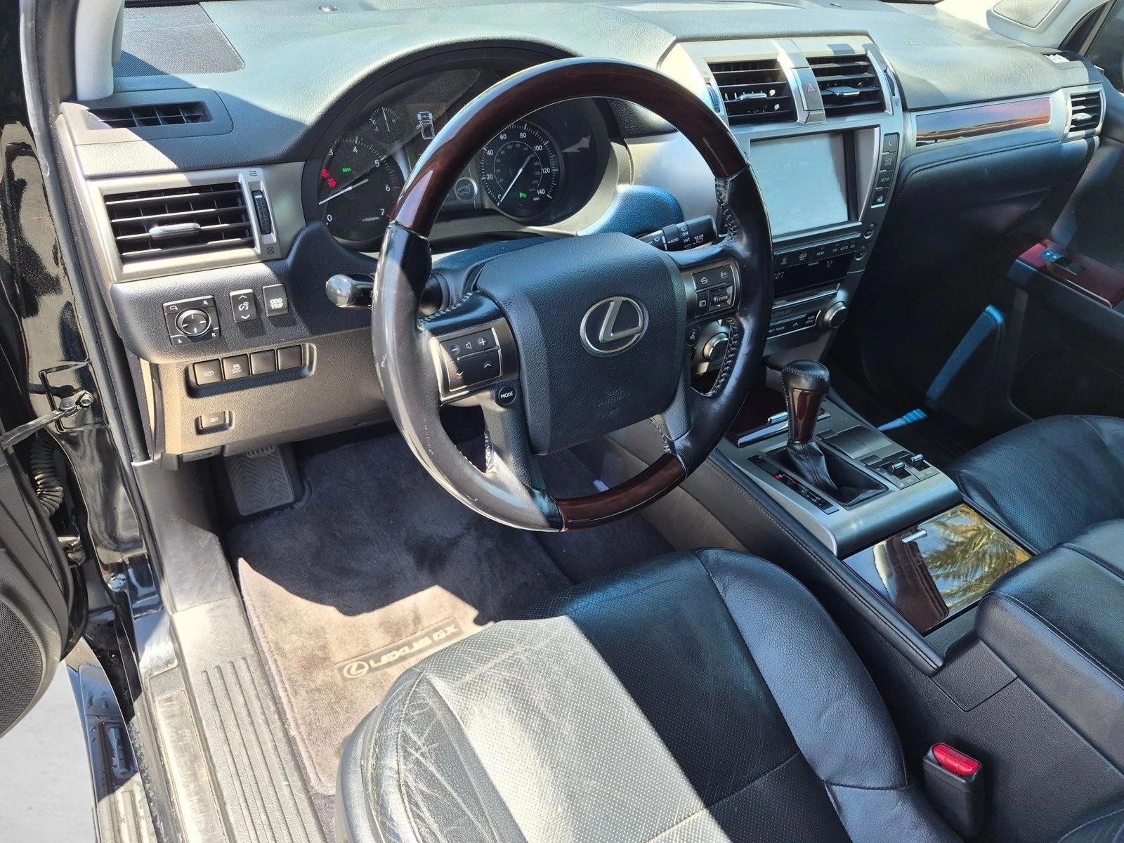 Thumbnail: 2019 Lexus GX - 3
