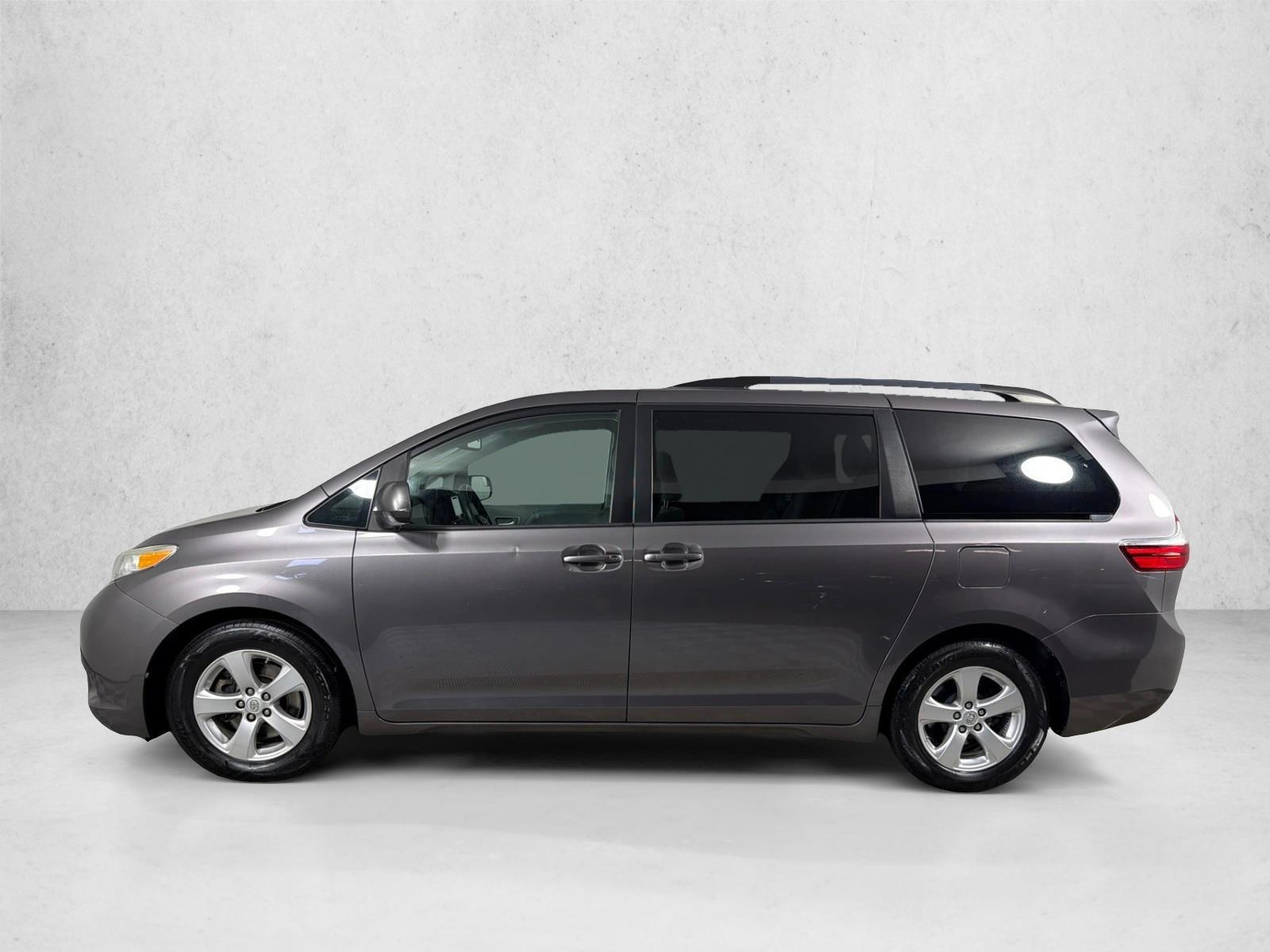 Thumbnail: 2015 Toyota Sienna - 2
