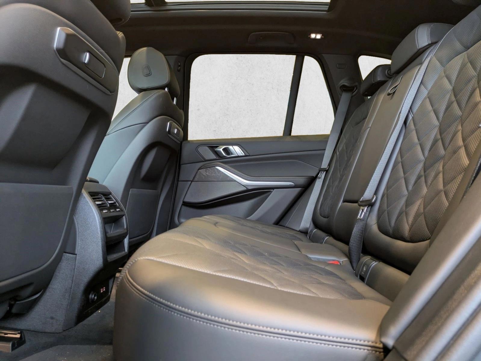 2026 BMW X5 50e - Photo 17