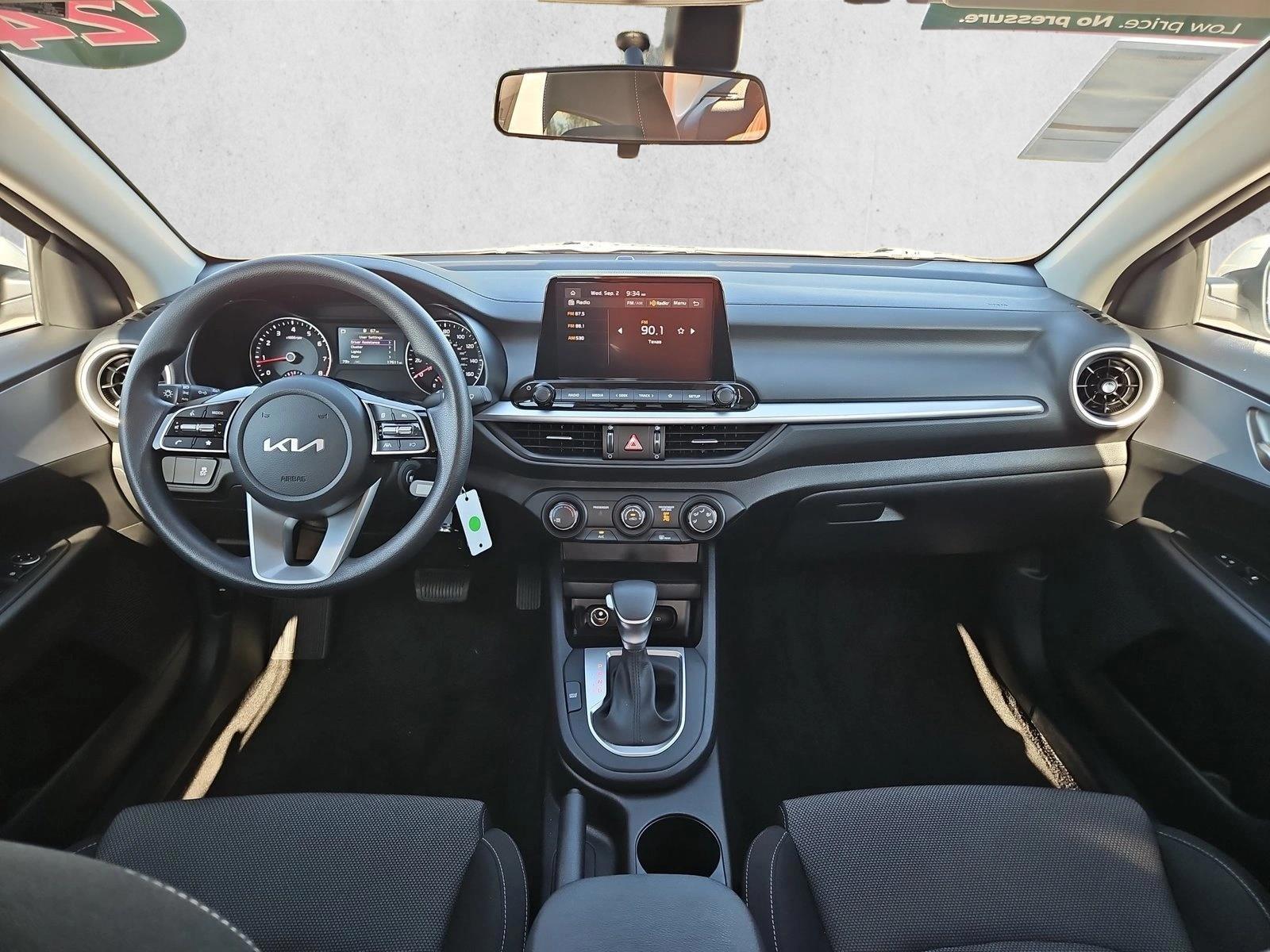 Thumbnail: 2024 Kia Forte - 3