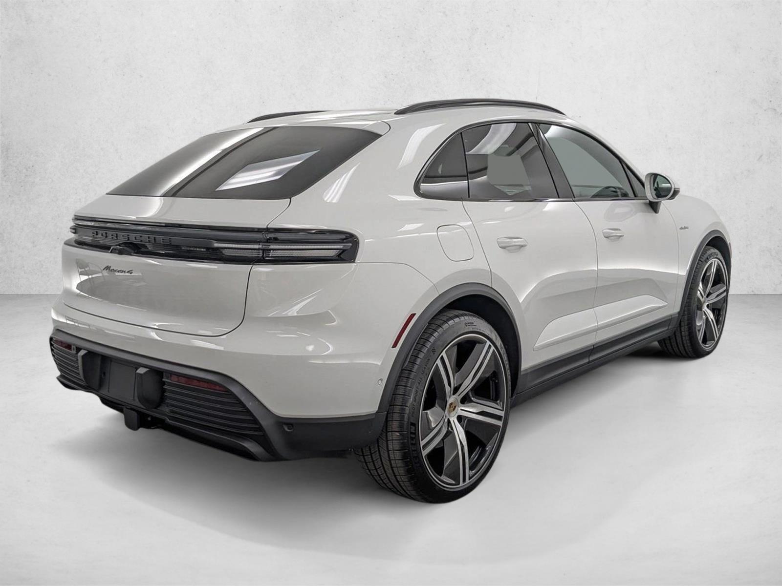 2025 Porsche Macan Base - Photo 9