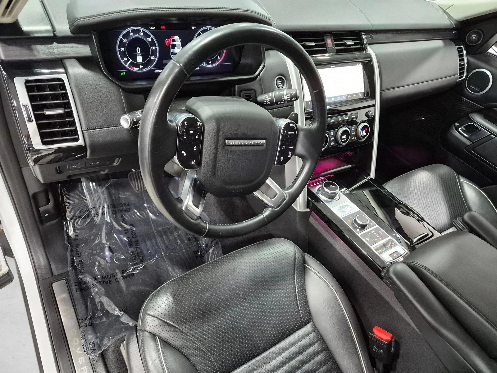 Thumbnail: 2020 Land Rover Discovery - 4