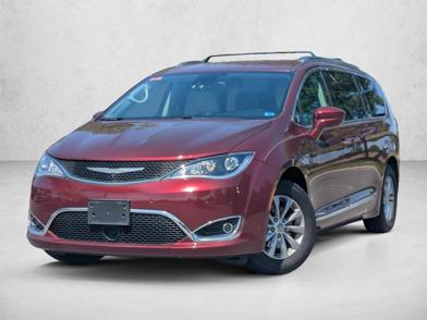 2018 Chrysler Pacifica Touring L -
                  Sterling, VA