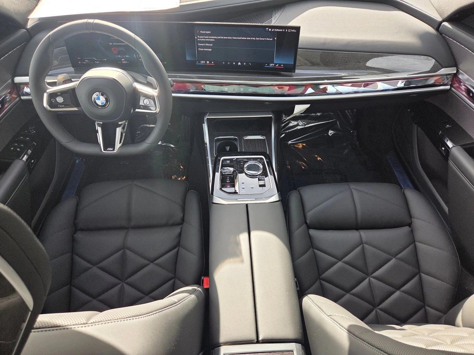 Thumbnail: 2026 BMW 7 Series - 4