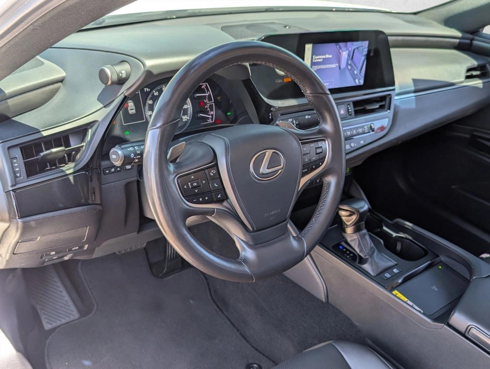 Thumbnail: 2024 Lexus ES - 3