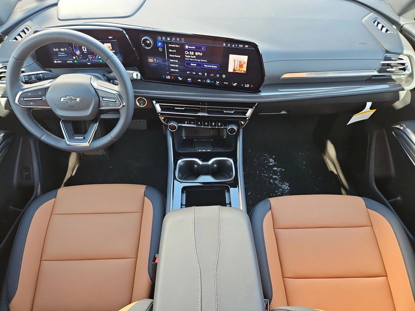 Thumbnail: 2027 Chevrolet Traverse - 3