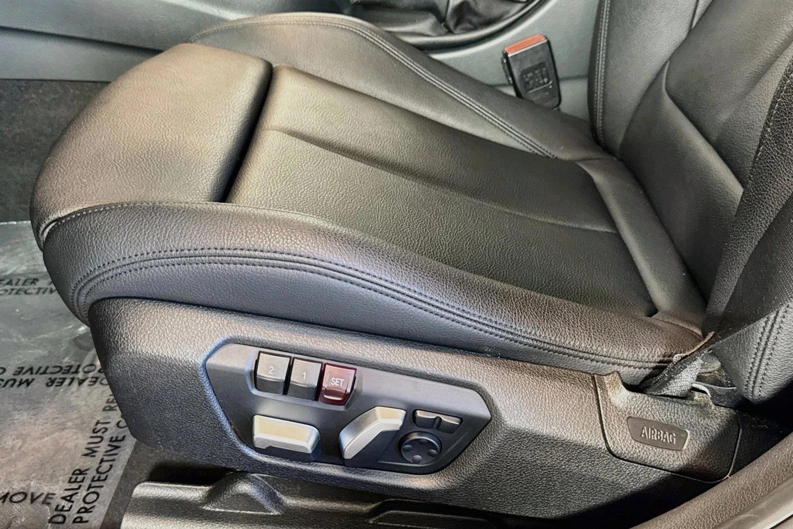 Thumbnail: 2016 BMW 3 Series - 4