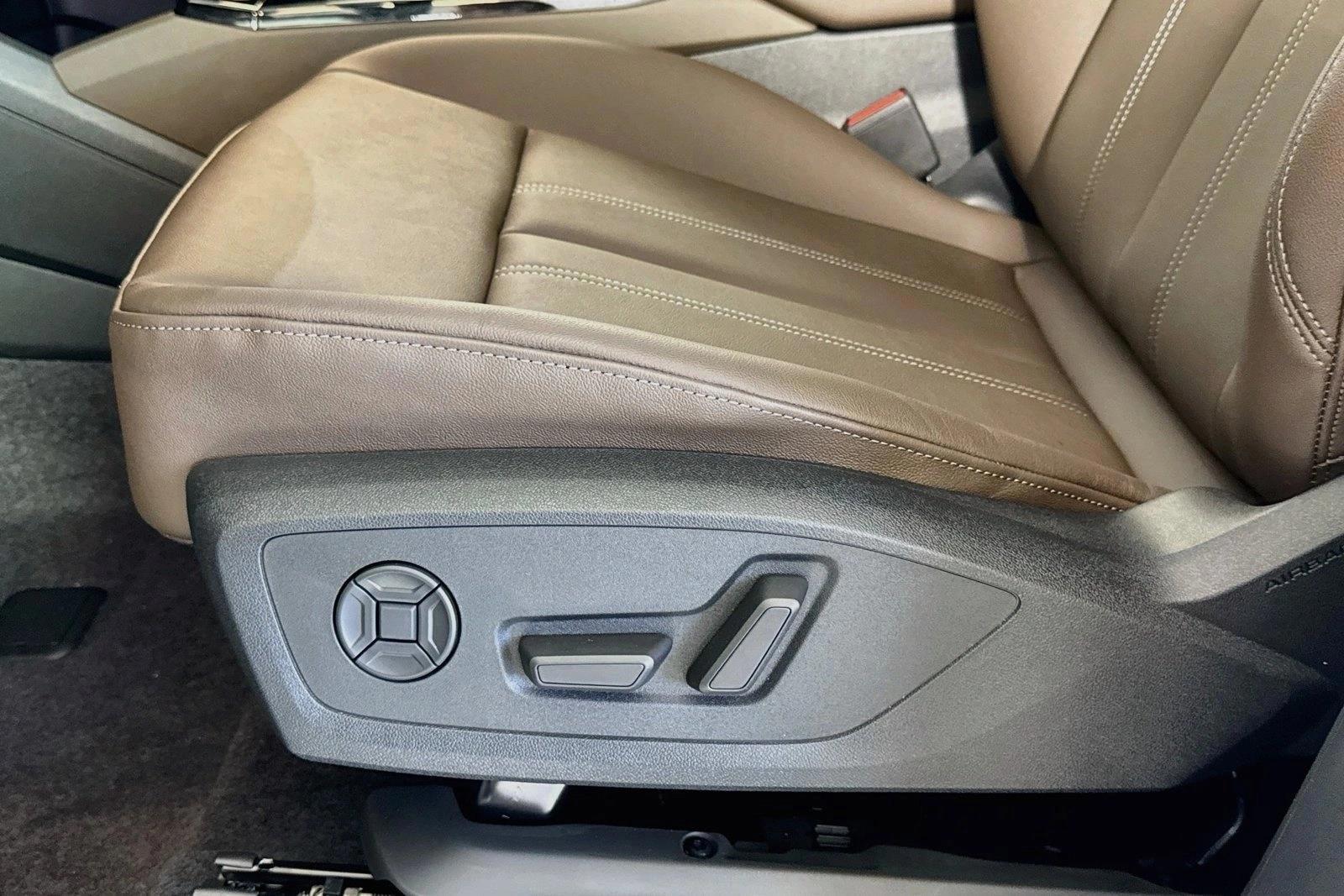 Thumbnail: 2027 Audi Q6 e-tron - 3