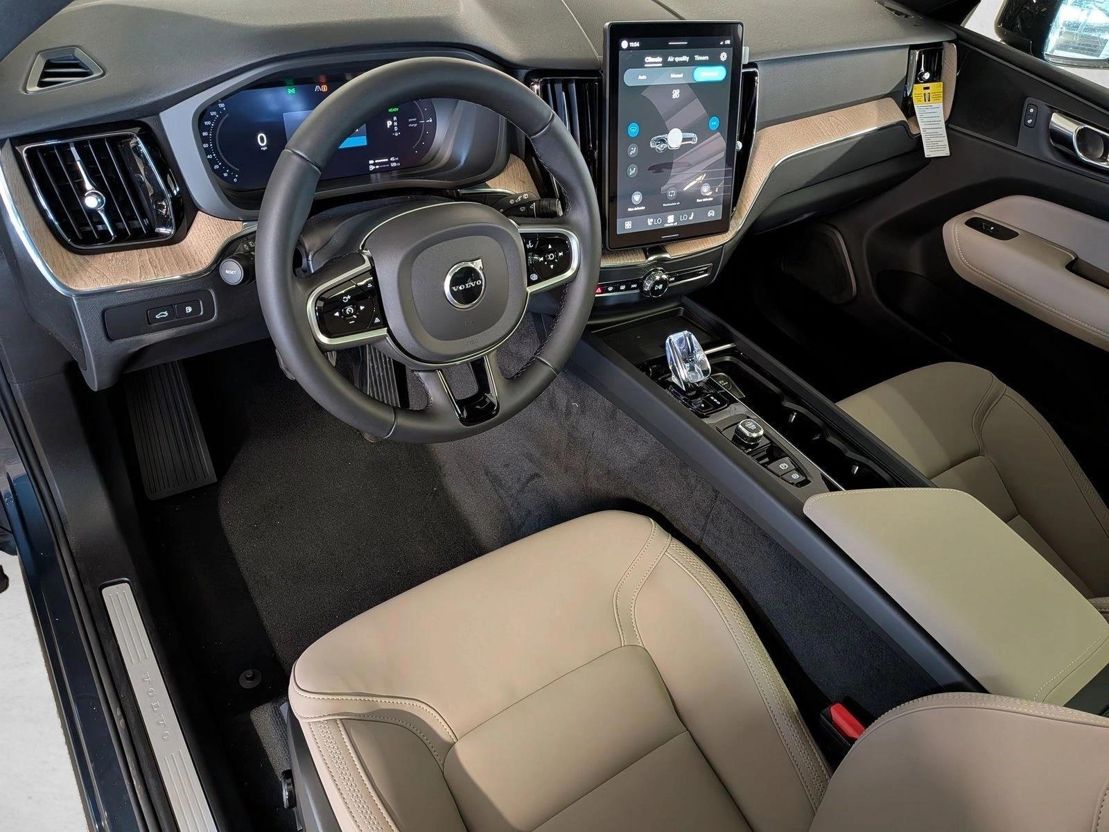 Thumbnail: 2026 Volvo XC60 - 3