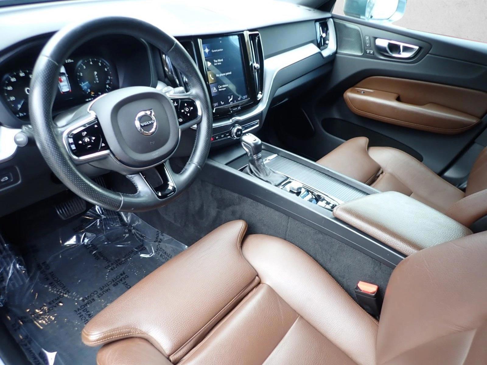 Thumbnail: 2019 Volvo XC60 - 3