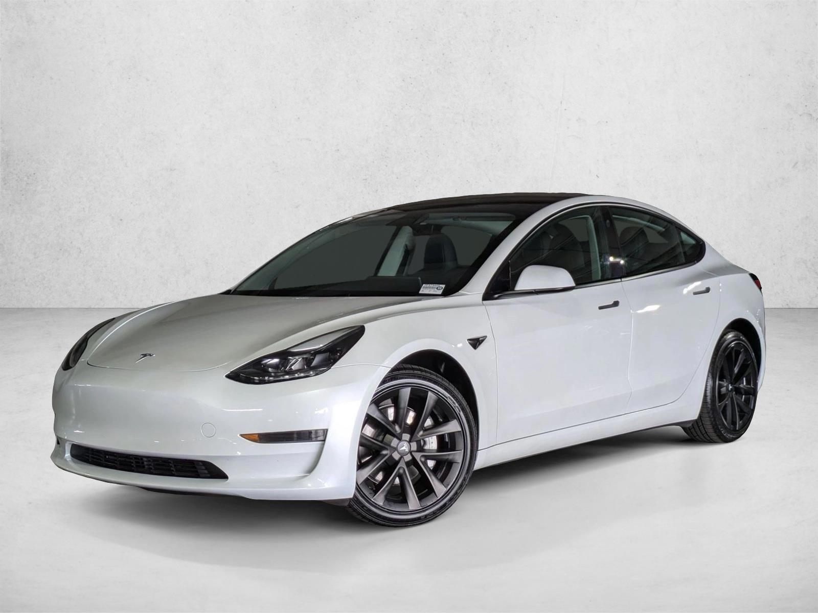 Thumbnail: 2023 Tesla Model 3 - 1