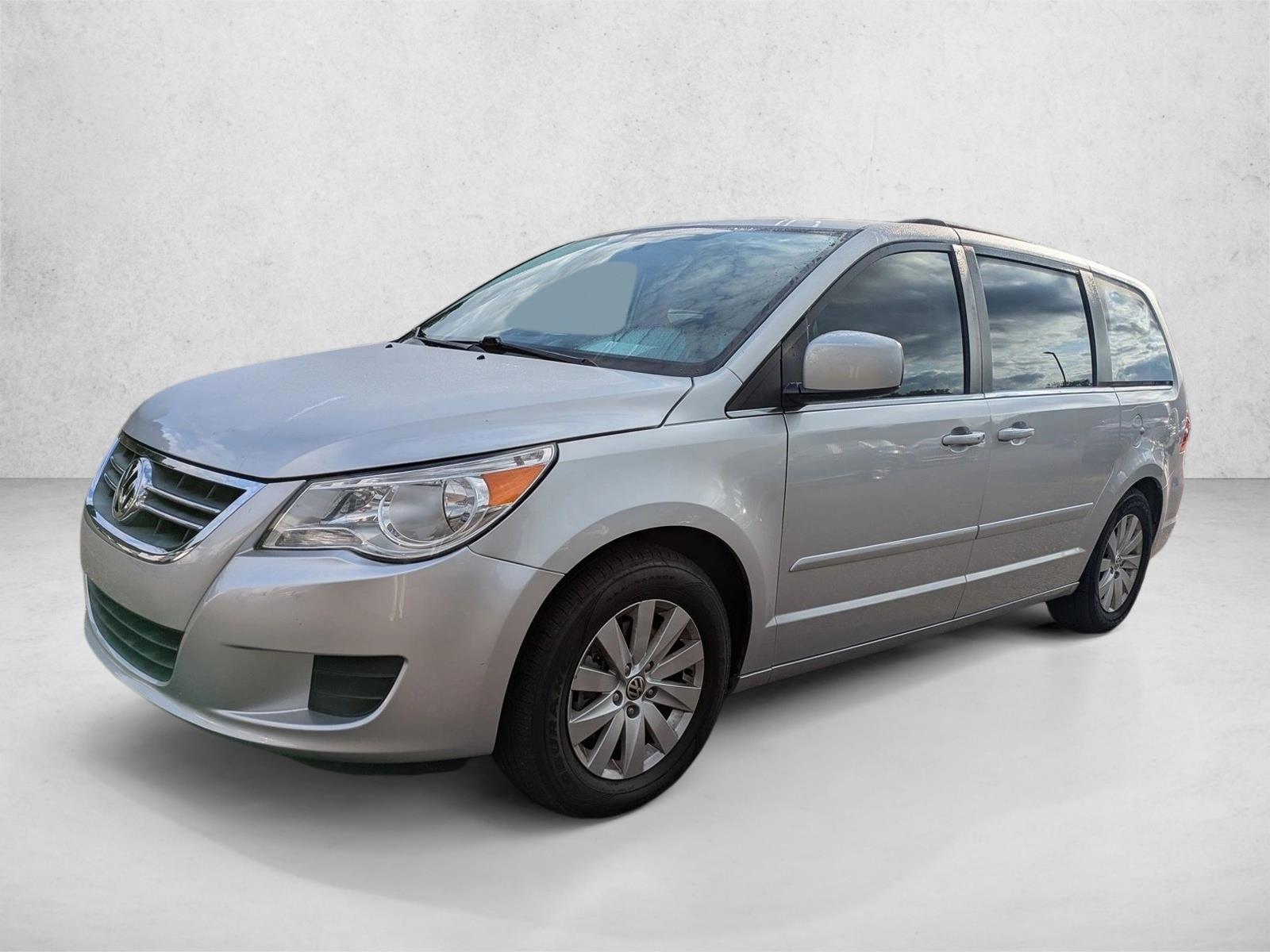 Thumbnail: 2012 Volkswagen Routan - 1