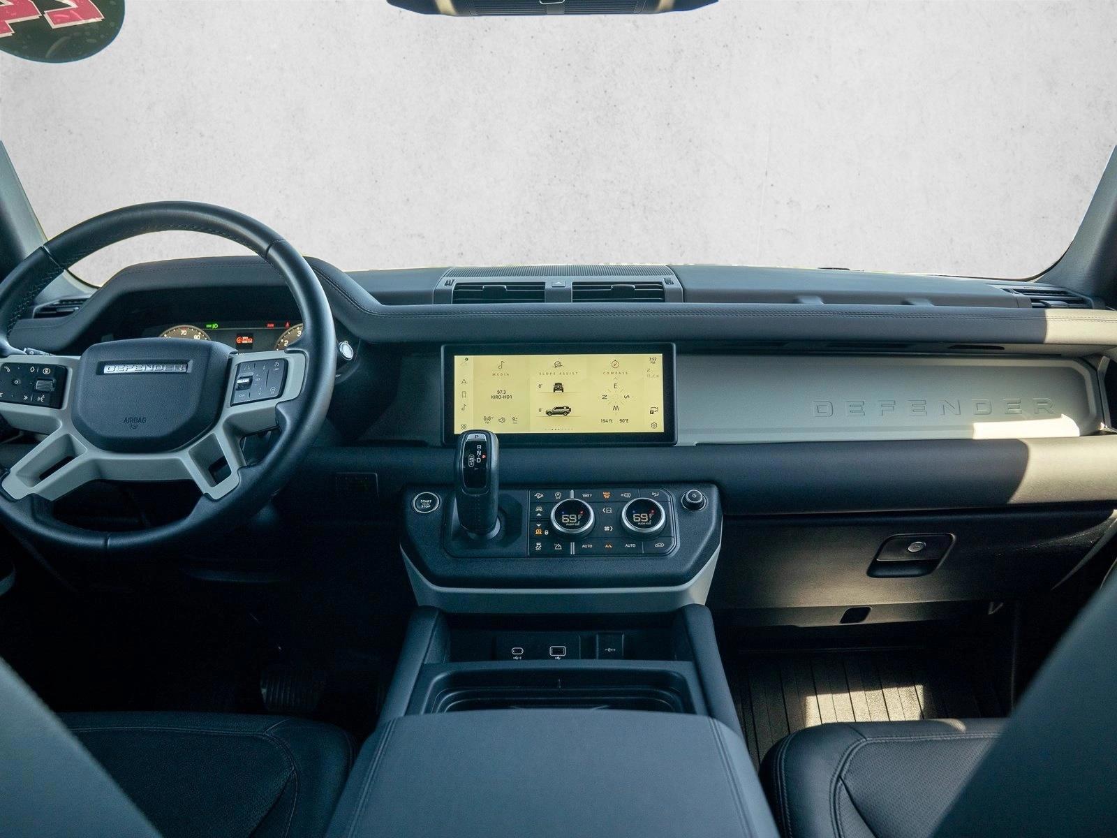 Thumbnail: 2024 Land Rover Defender - 3