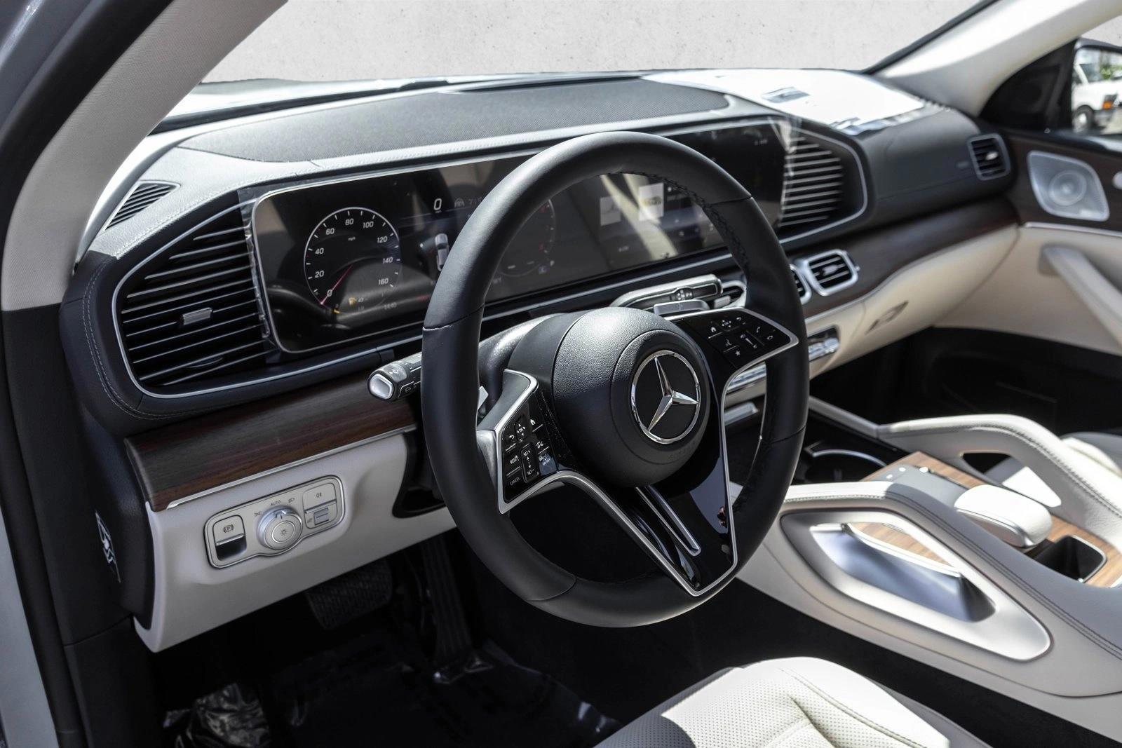 Thumbnail: 2026 Mercedes-Benz GLE - 3